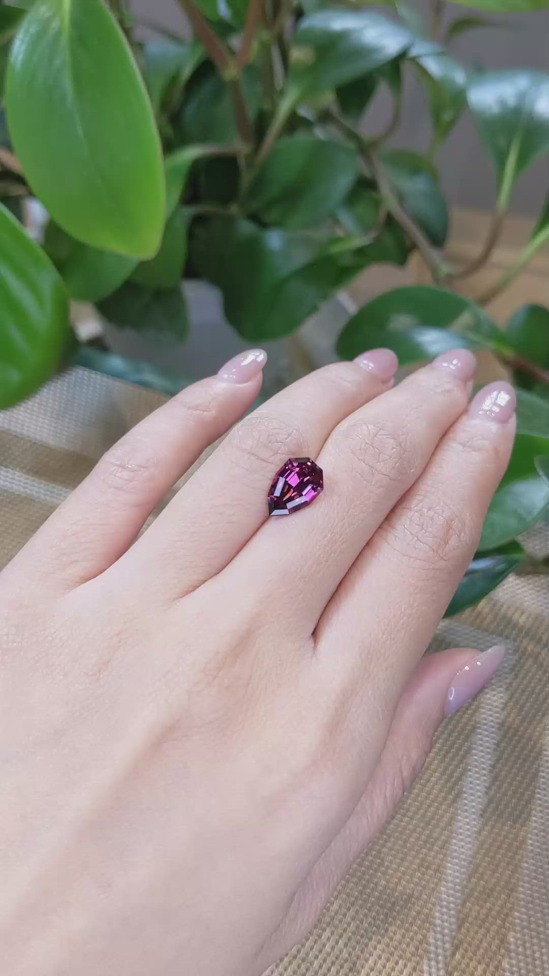 3.16 Ct. Garnet from Ceylon (Sri Lanka) Size Video