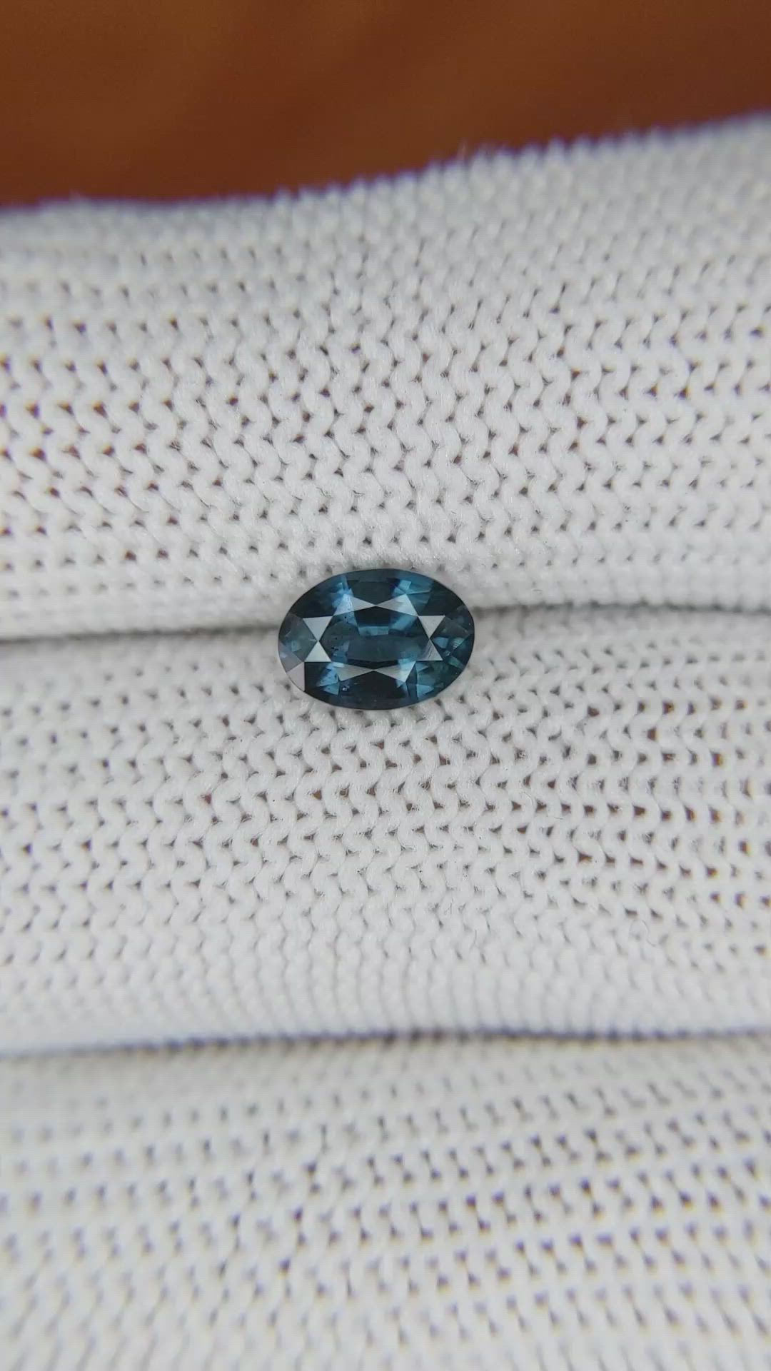 1.13 Ct. Spinel from Ceylon (Sri Lanka) Size Video