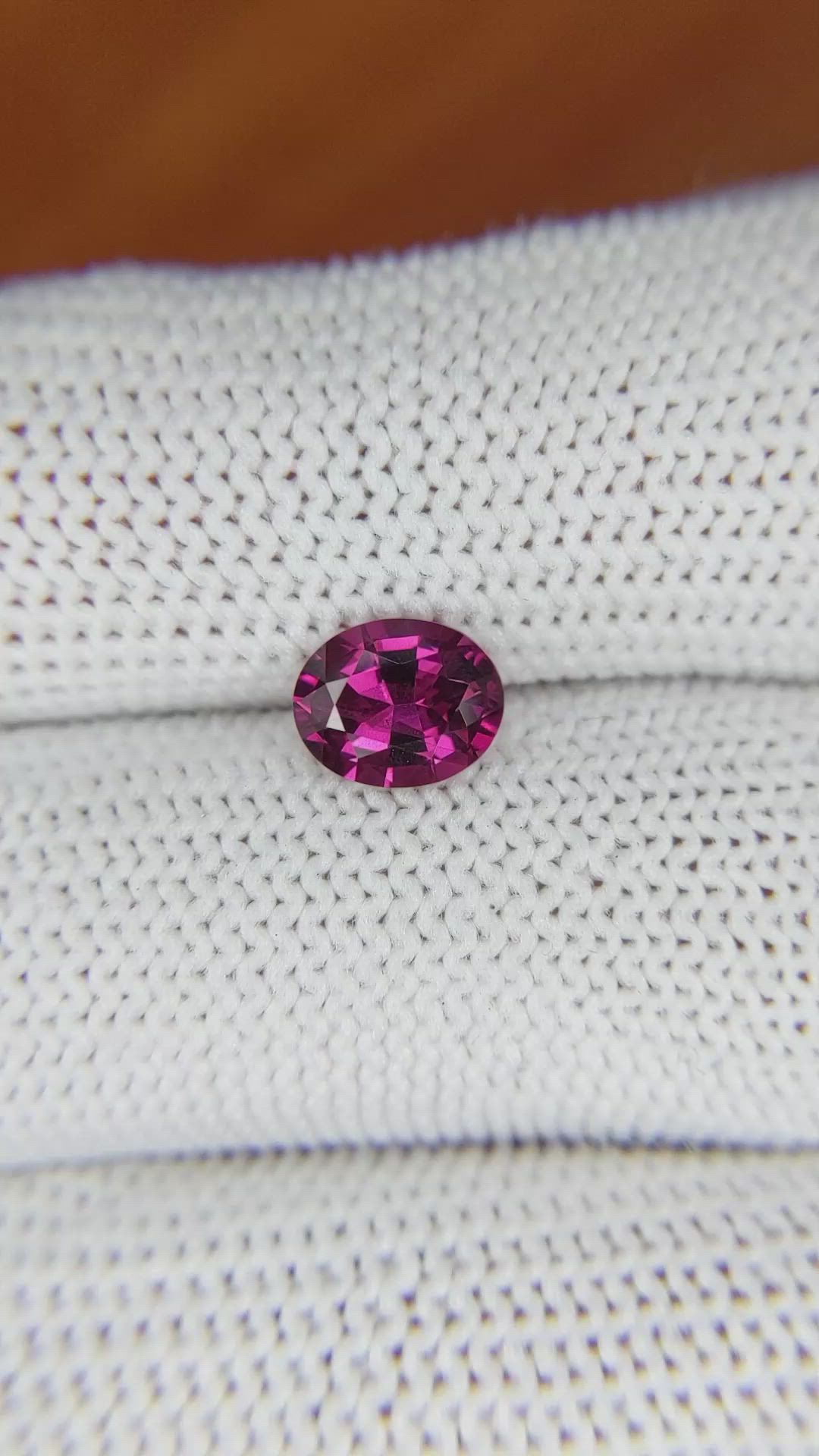 1.27 Ct. Garnet from Ceylon (Sri Lanka) Size Video