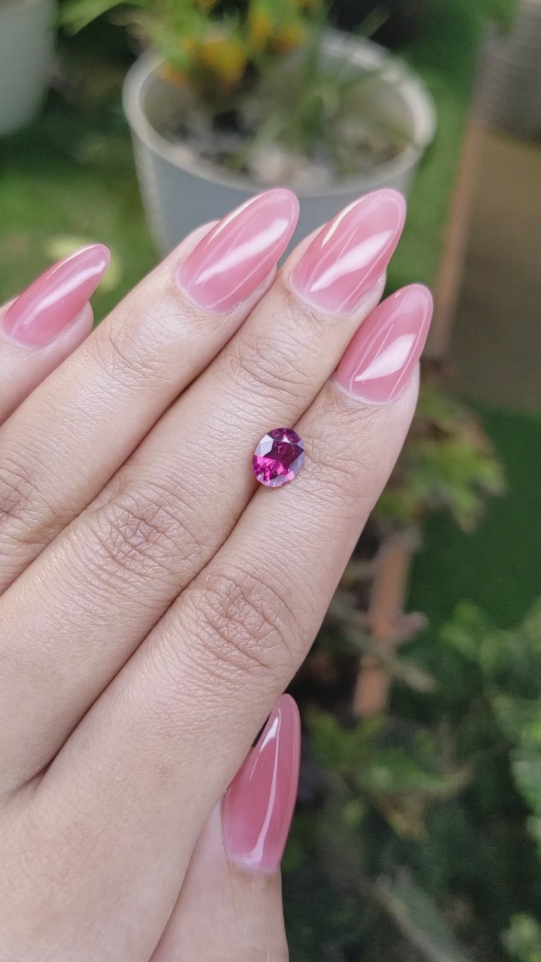 1.27 Ct. Garnet from Ceylon (Sri Lanka) Size Video