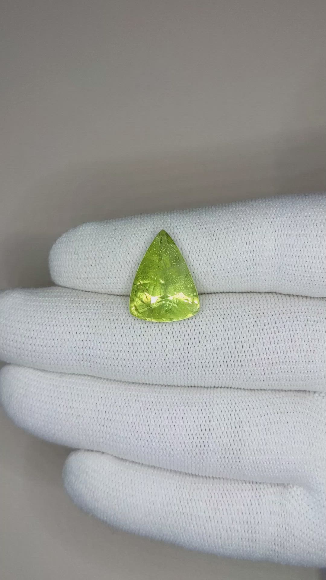 9.65 Ct. Peridot from Burma (Myanmar) Size Video