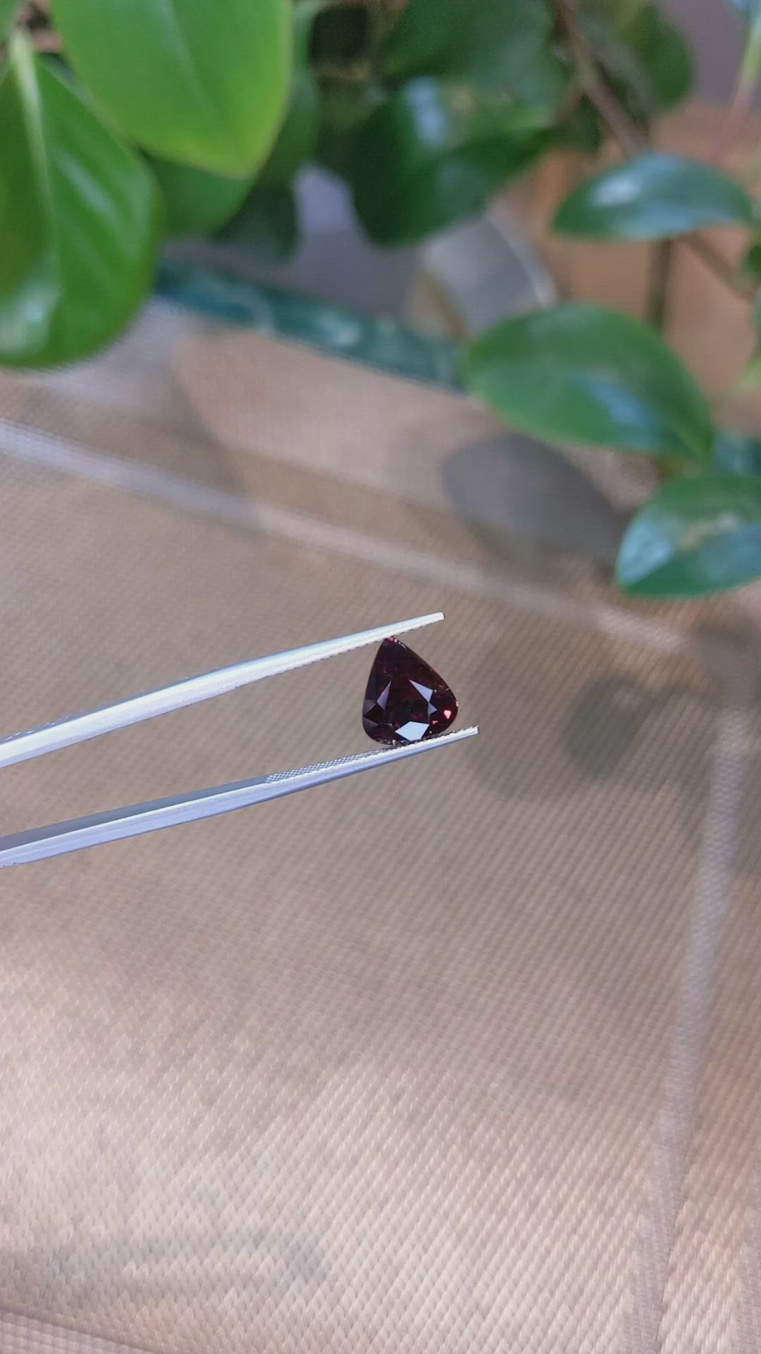 4.85 Ct. Zircon from Ceylon (Sri Lanka) Size Video