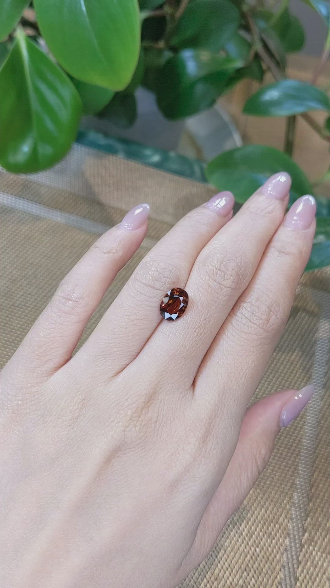 3.84 Ct. Zircon from Ceylon (Sri Lanka) Size Video