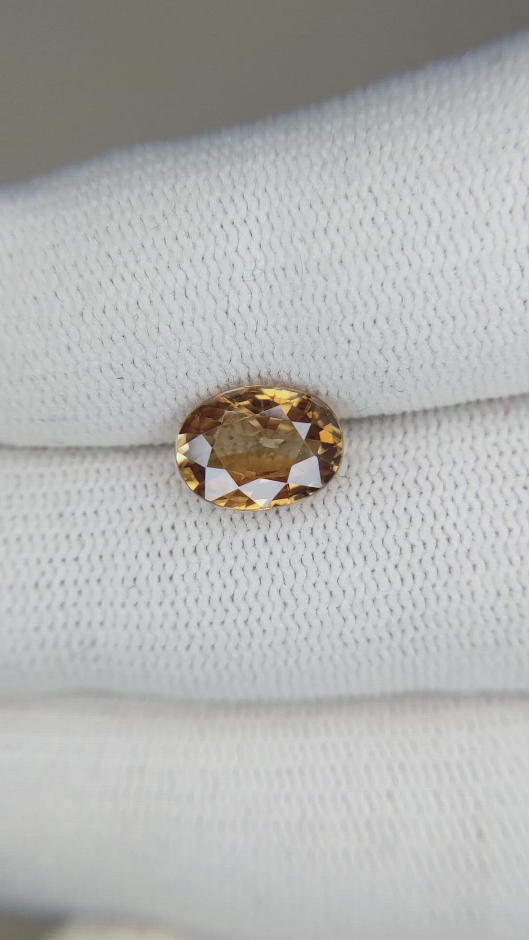 3.34 Ct. Zircon from Ceylon (Sri Lanka) Size Video