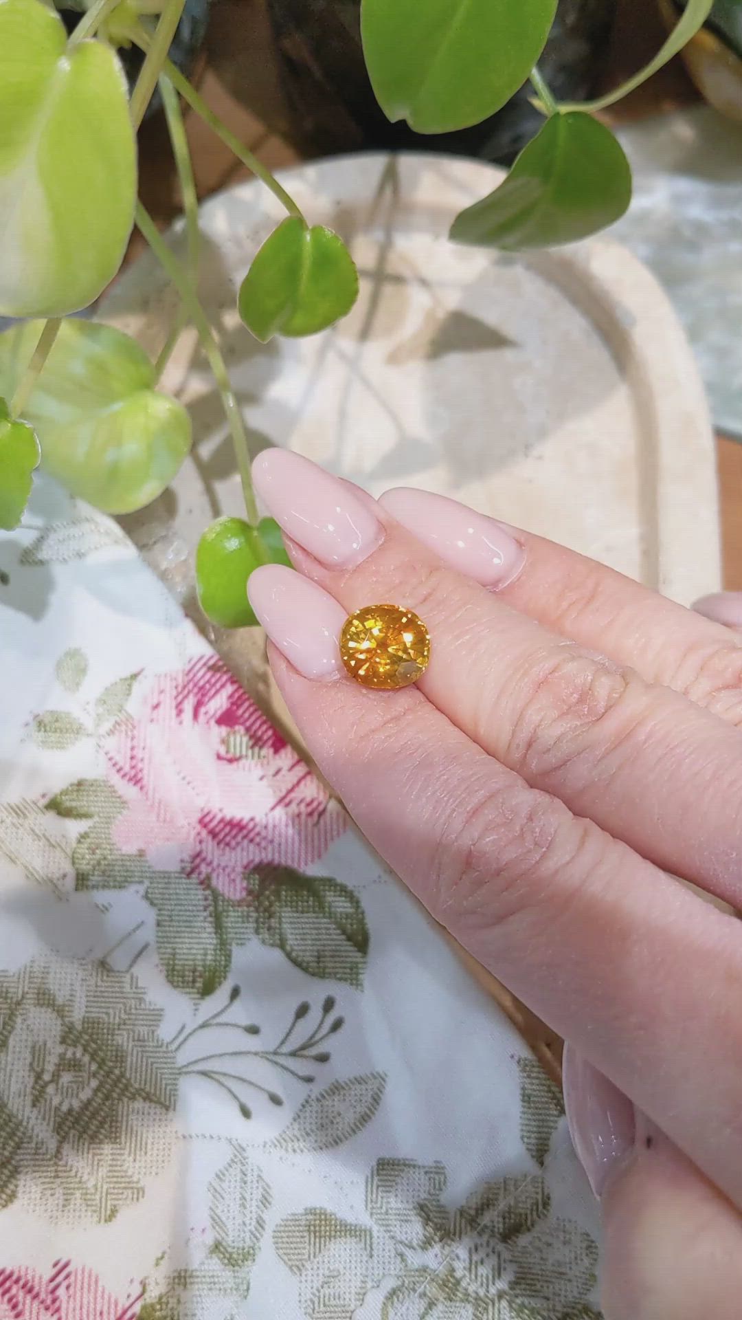 7.90 Ct. Zircon from Ceylon (Sri Lanka) Size Video