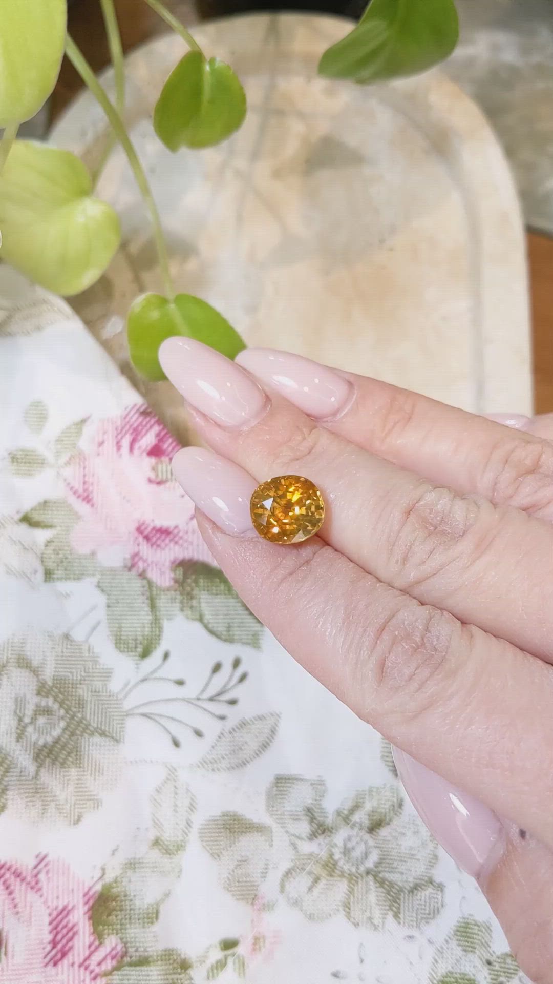 7.90 Ct. Zircon from Ceylon (Sri Lanka) Size Video