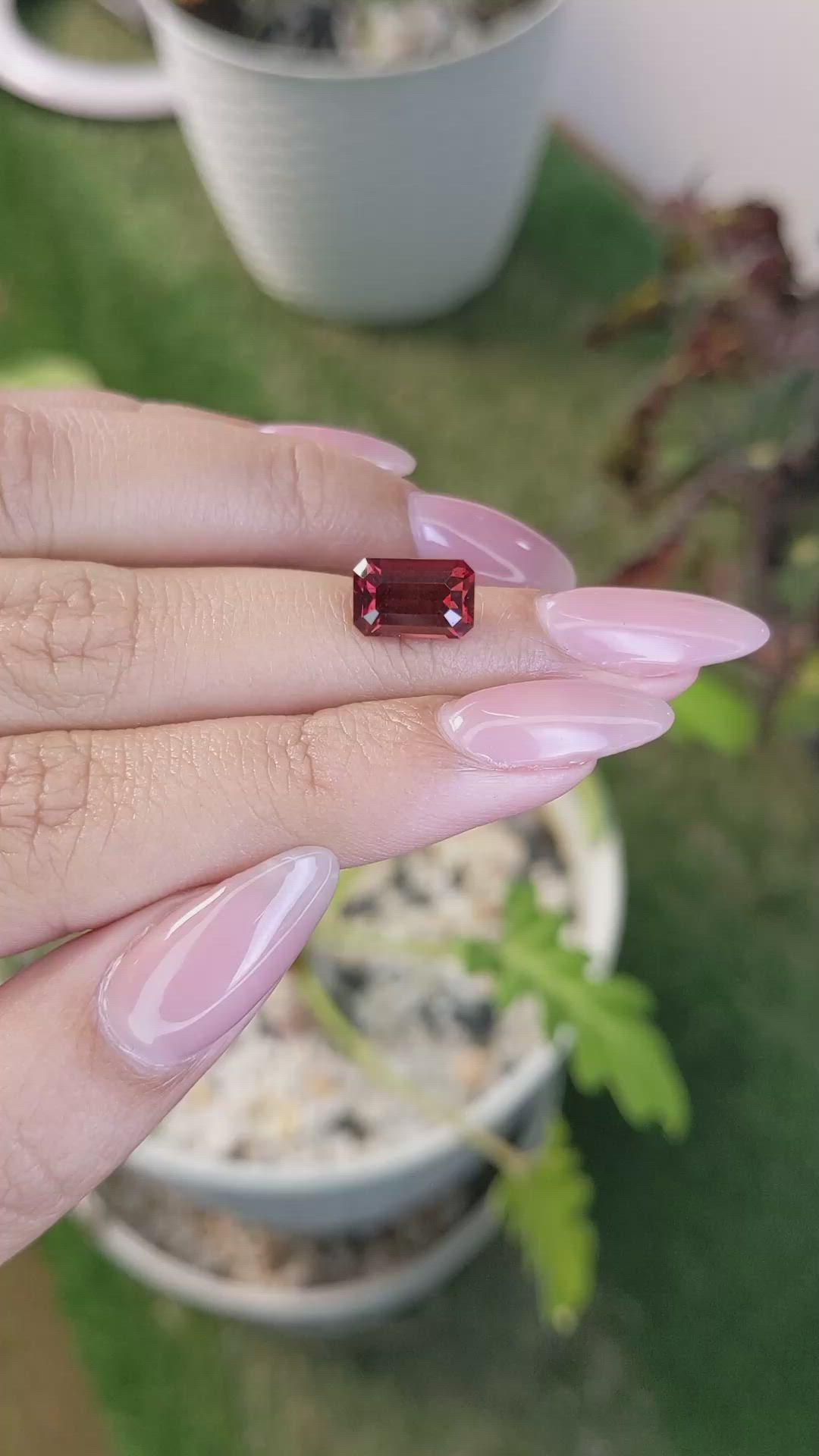 3.16 Ct. Garnet from Ceylon (Sri Lanka) Size Video