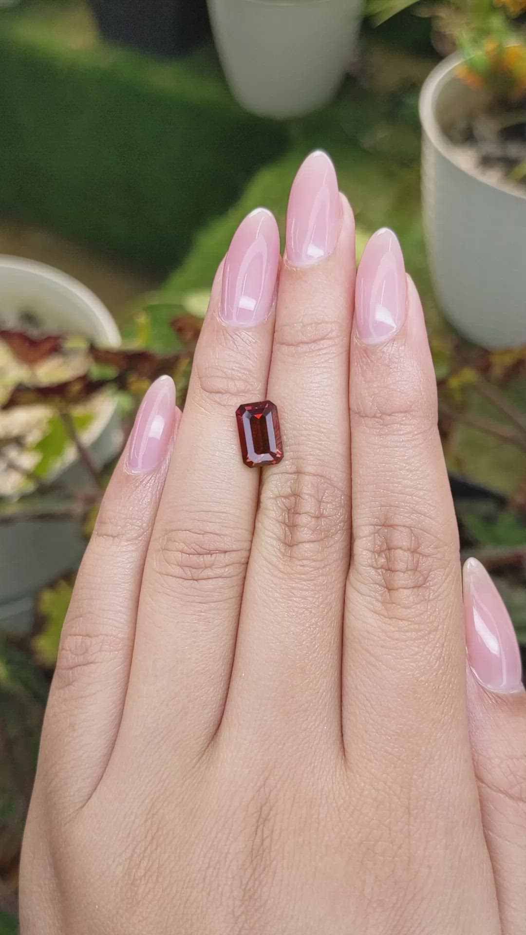 3.16 Ct. Garnet from Ceylon (Sri Lanka) Size Video