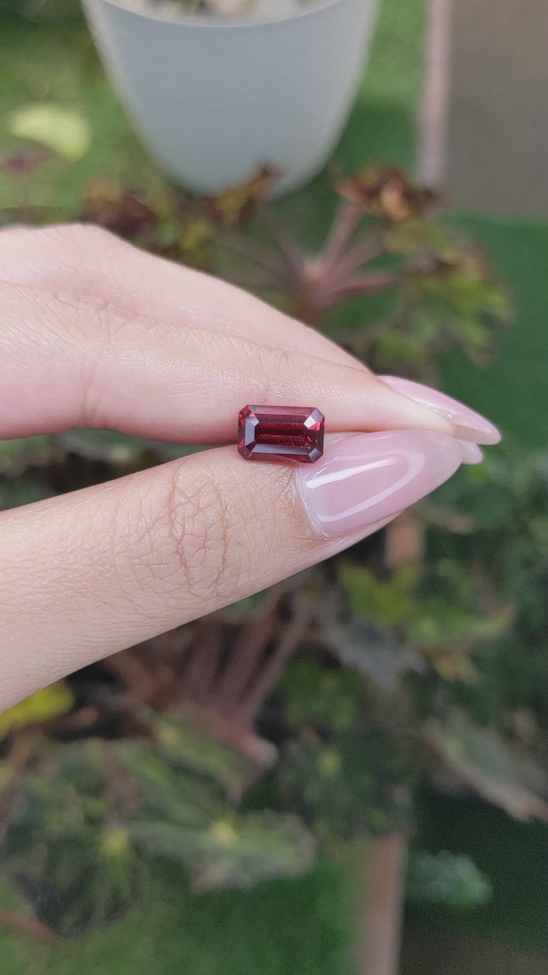 3.16 Ct. Garnet from Ceylon (Sri Lanka) Size Video