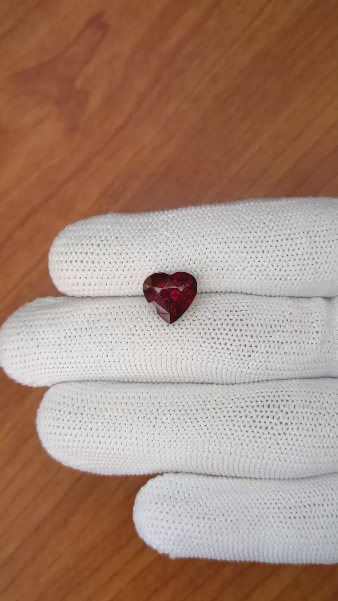 4.35 Ct. Garnet from Ceylon (Sri Lanka) Size Video