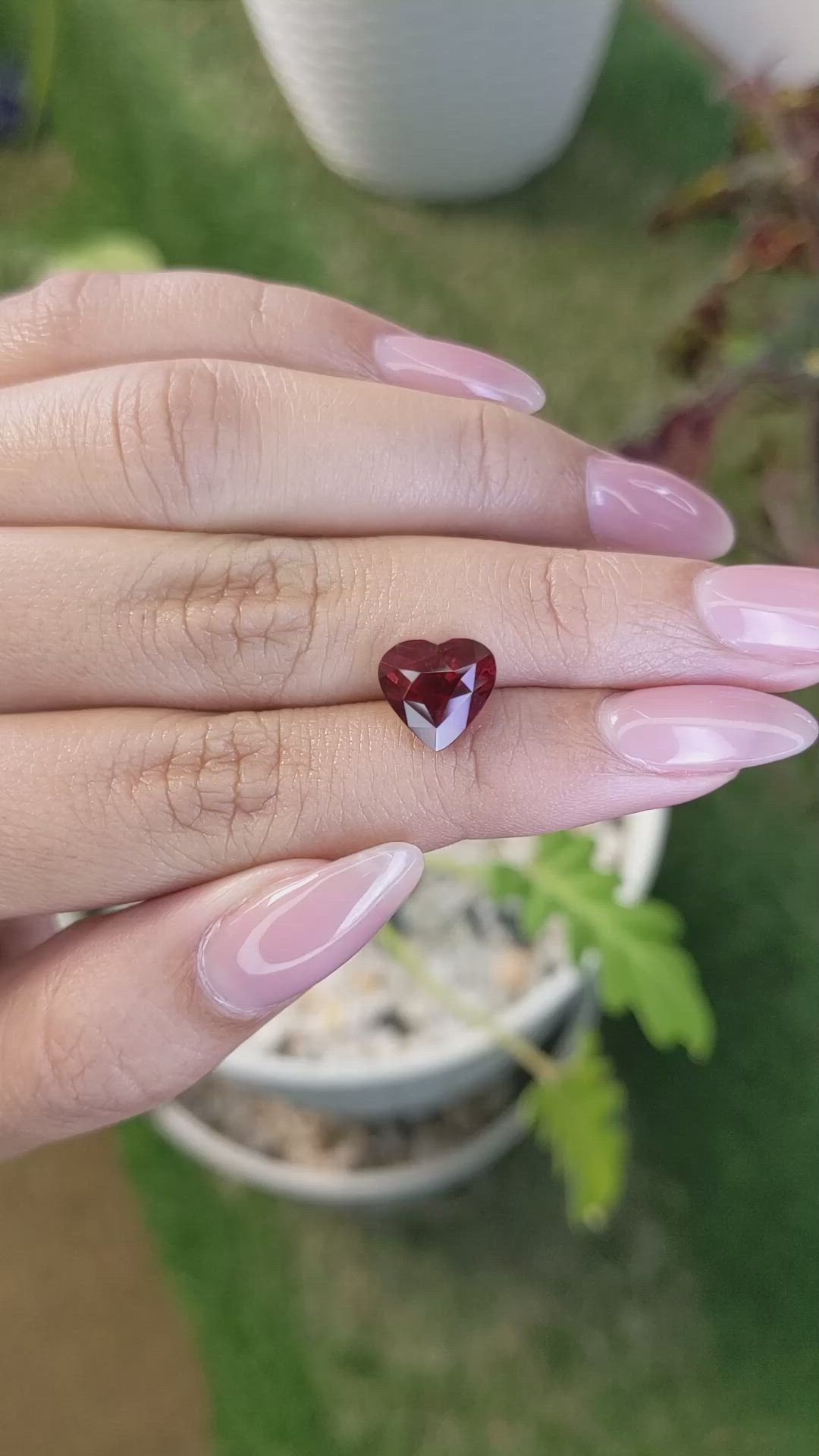 4.35 Ct. Garnet from Ceylon (Sri Lanka) Size Video