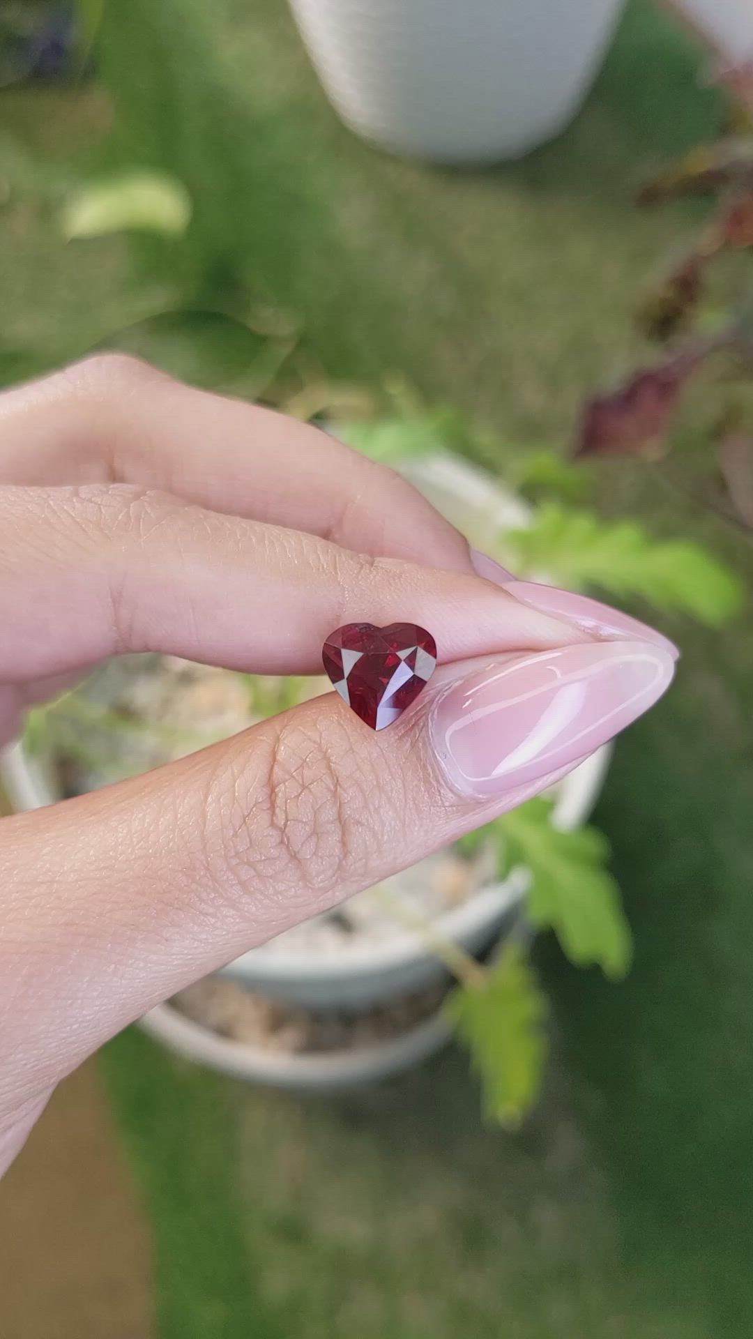 4.35 Ct. Garnet from Ceylon (Sri Lanka) Size Video