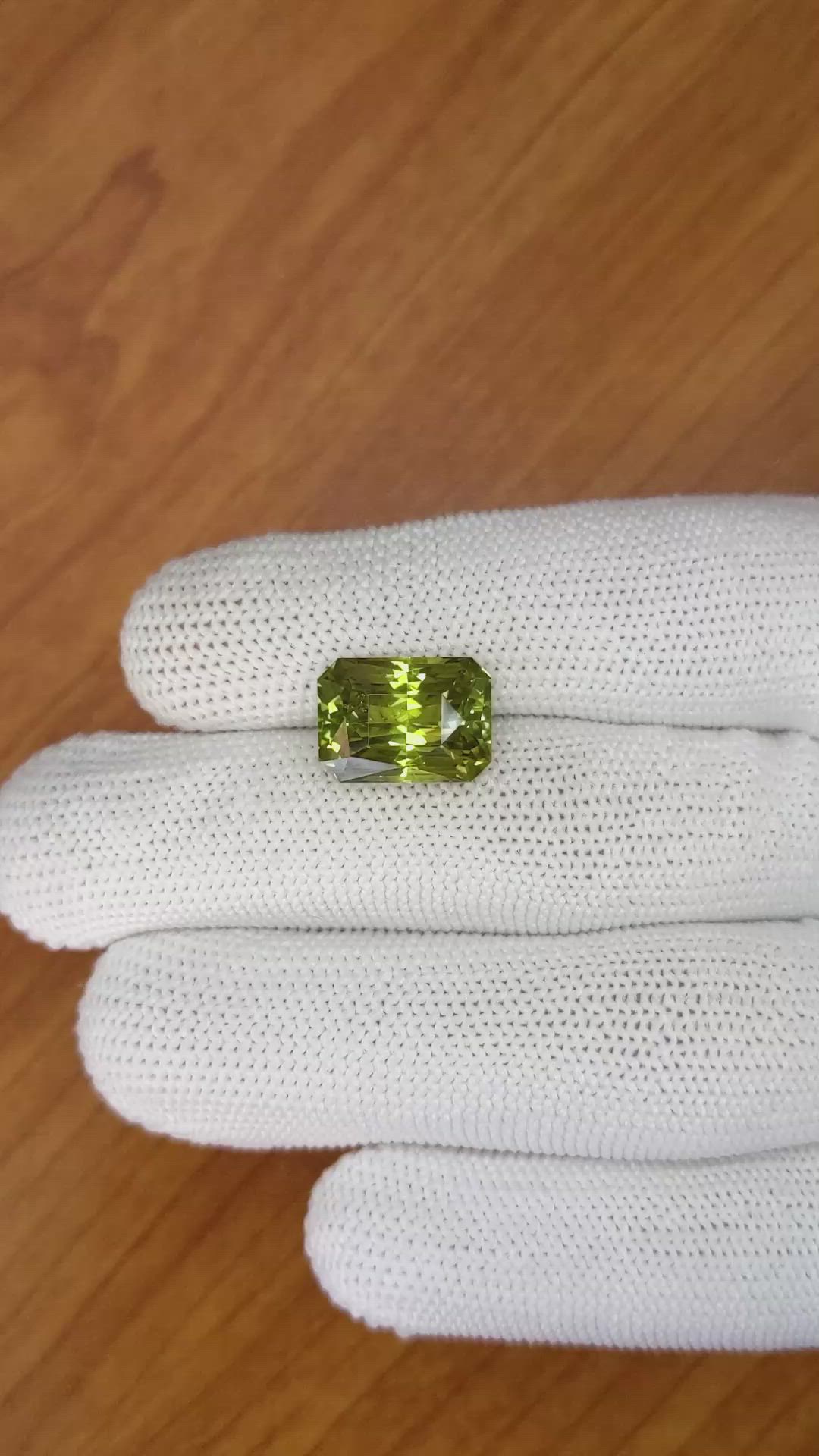 9.35 Ct. Chrysoberyl from Ceylon (Sri Lanka) Size Video