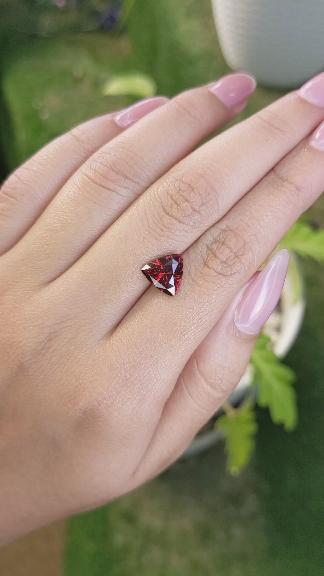 3.17 Ct. Garnet from Ceylon (Sri Lanka) Size Video