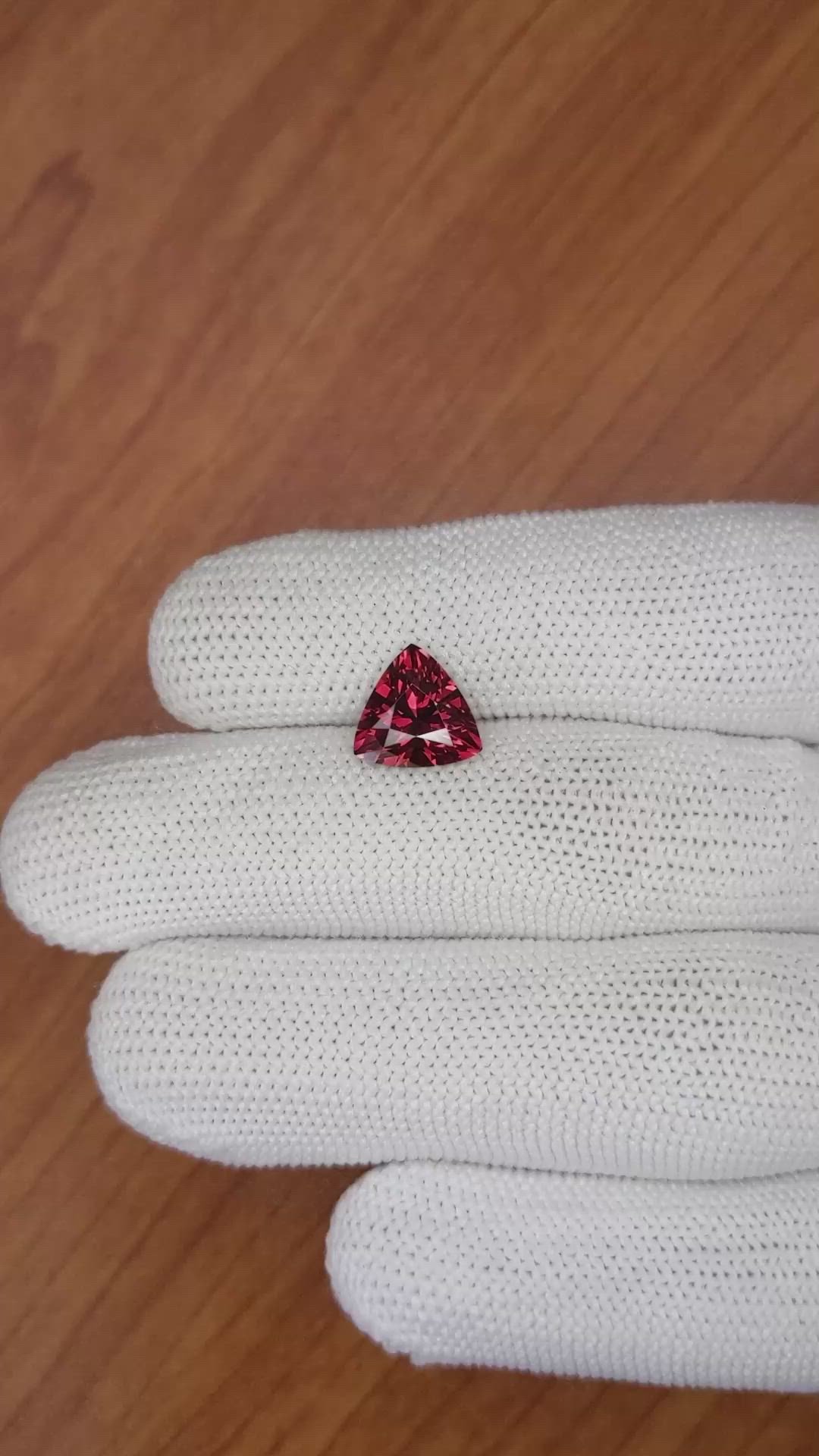 3.17 Ct. Garnet from Ceylon (Sri Lanka) Size Video