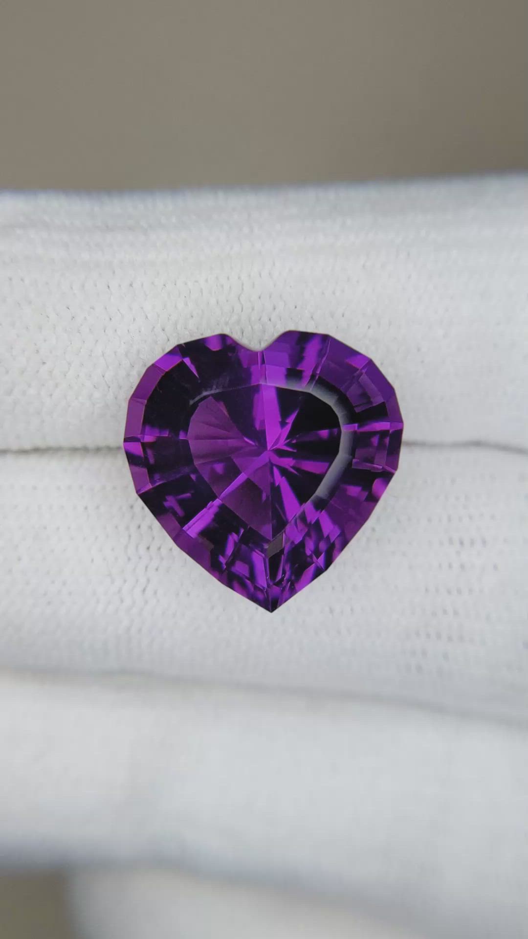 10.58 Ct. Amethyst from Bolivia Size Video