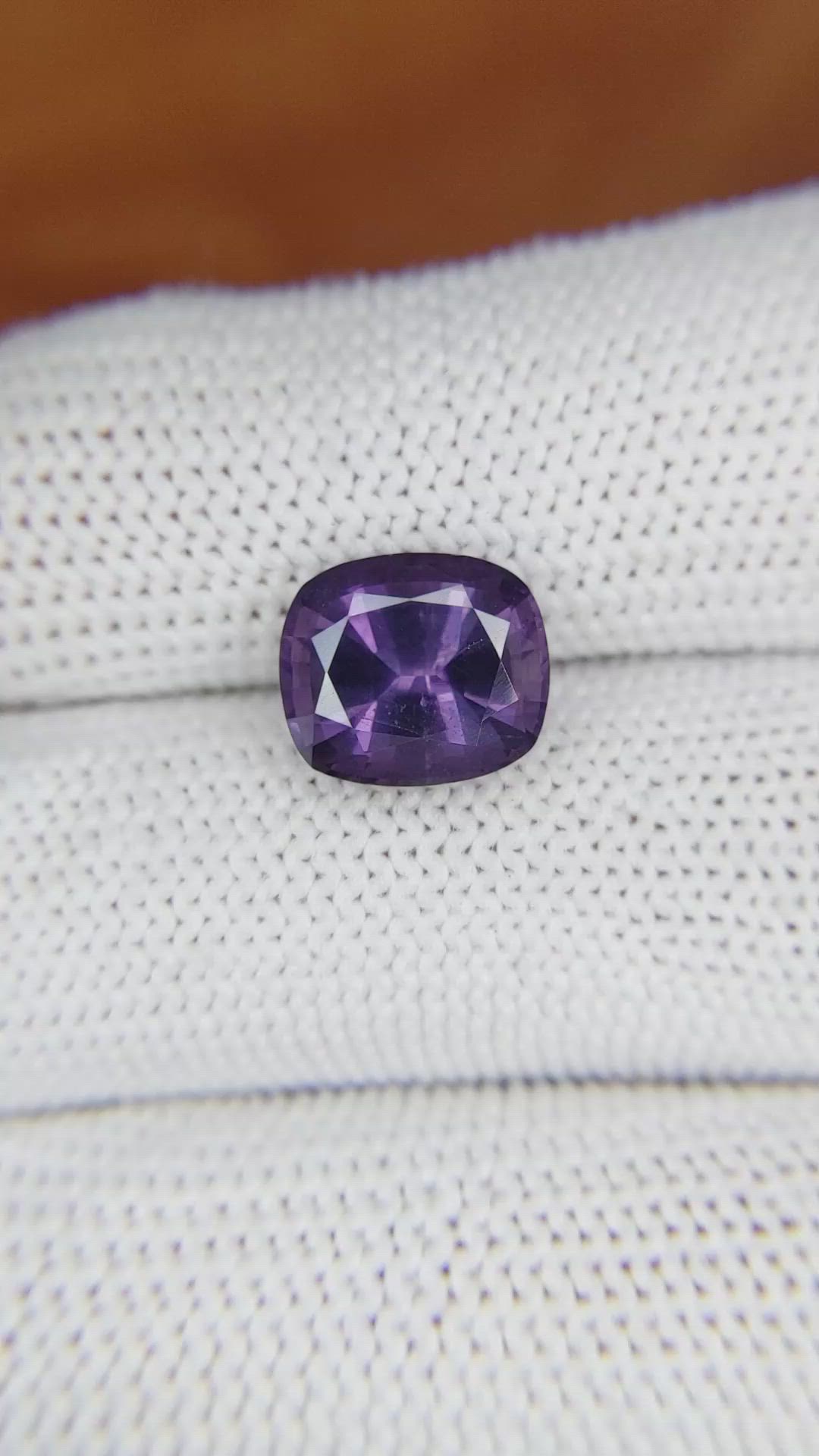 4.11 Ct. Spinel from Ceylon (Sri Lanka) Size Video