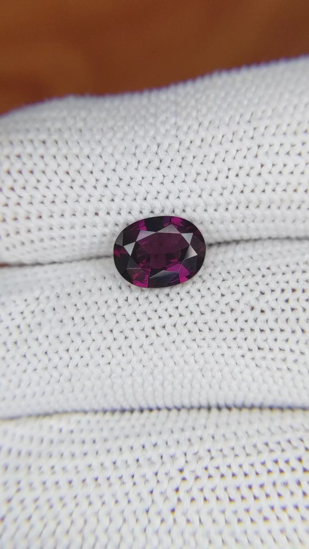 1.81 Ct. Spinel from Ceylon (Sri Lanka) Size Video