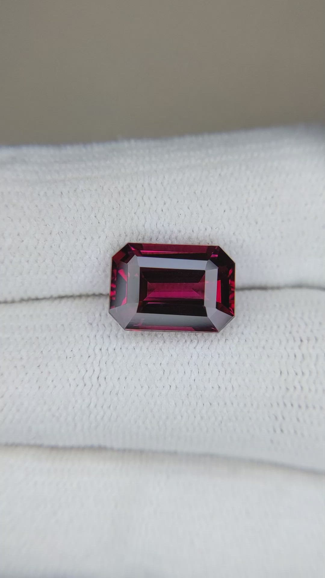 4.73 Ct. Rhodolite Garnet from Tanzania Size Video