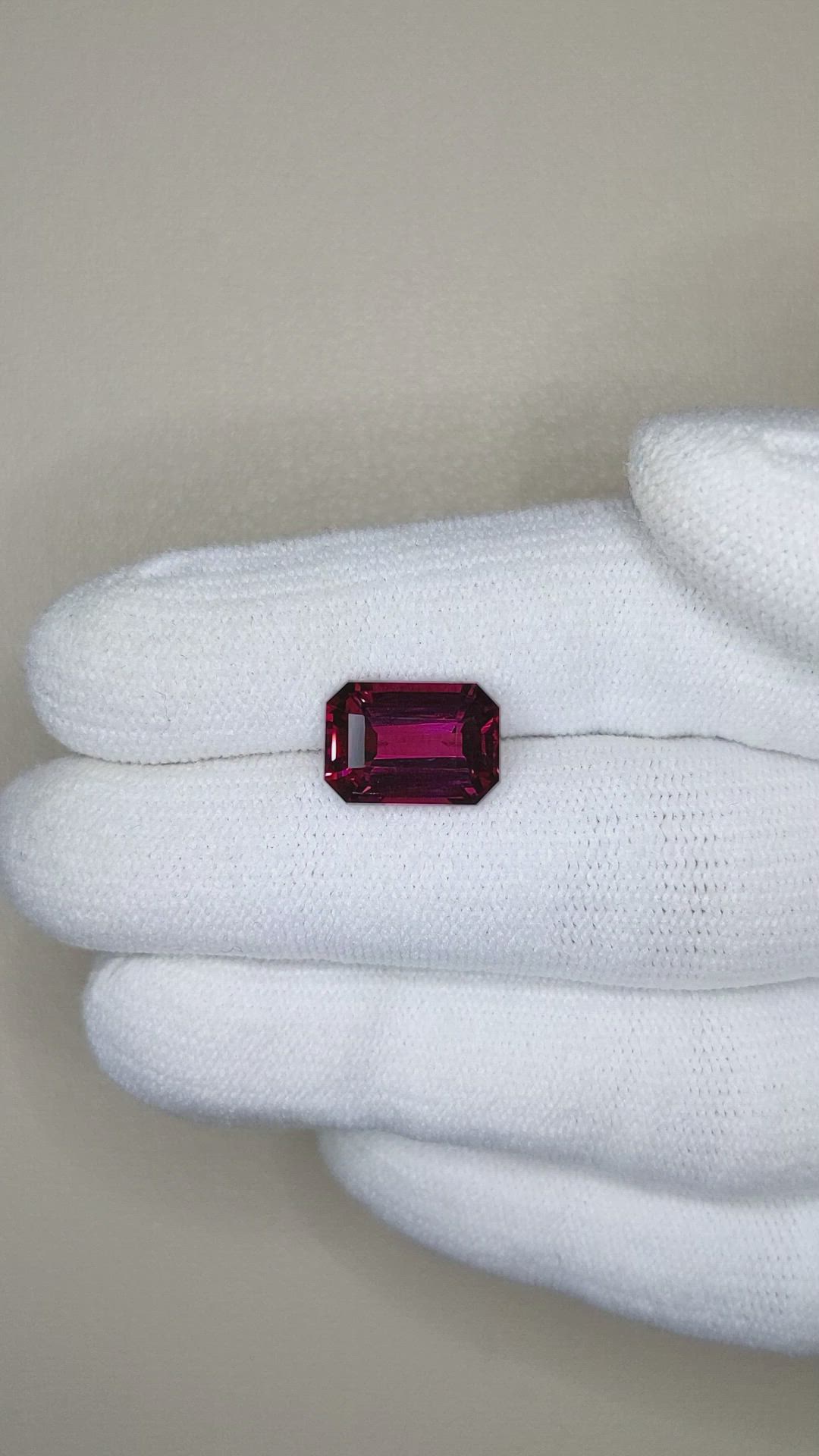 4.73 Ct. Rhodolite Garnet from Tanzania Size Video