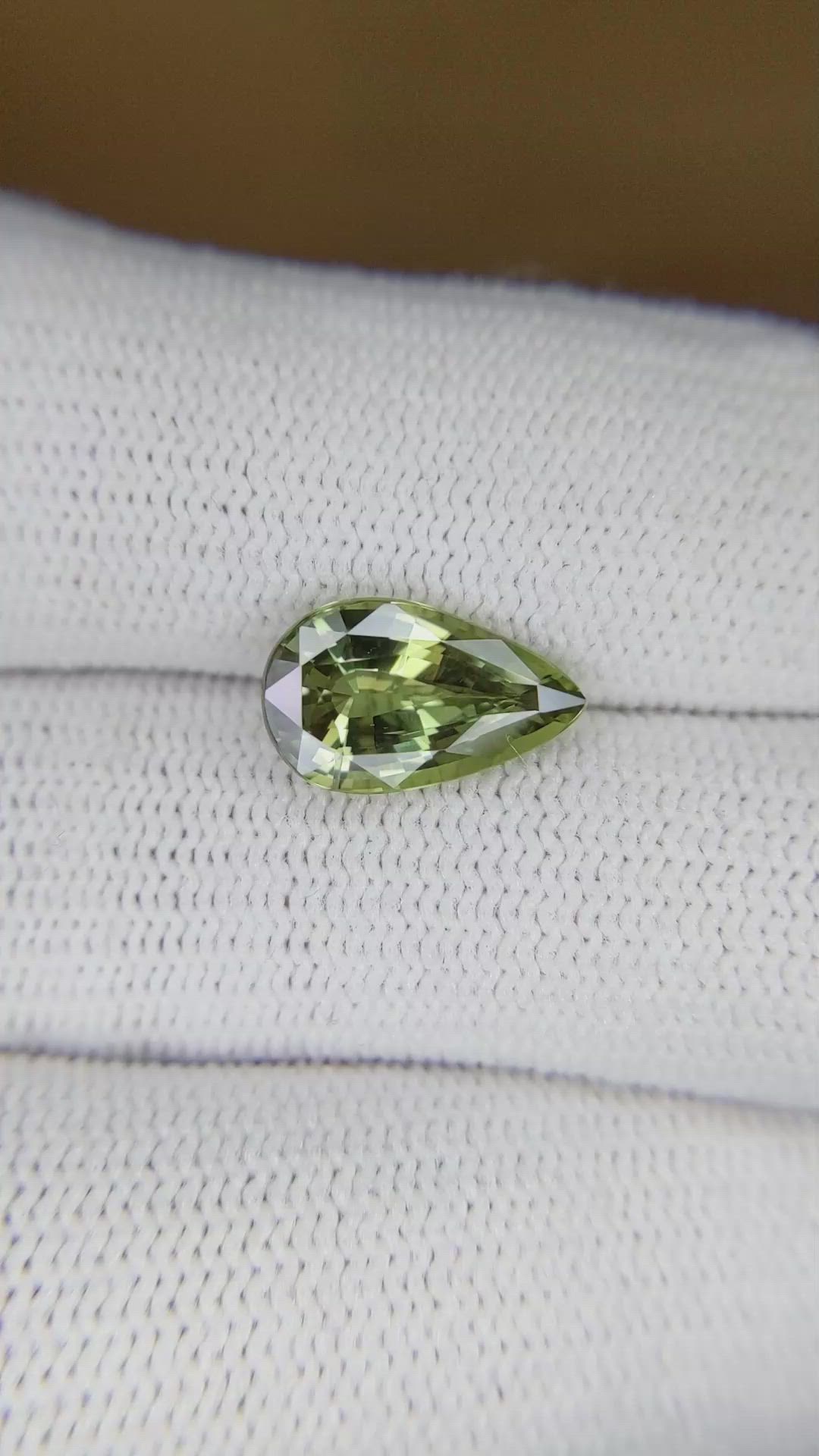 2.61 Ct. Alexandrite from Ceylon (Sri Lanka) Size Video