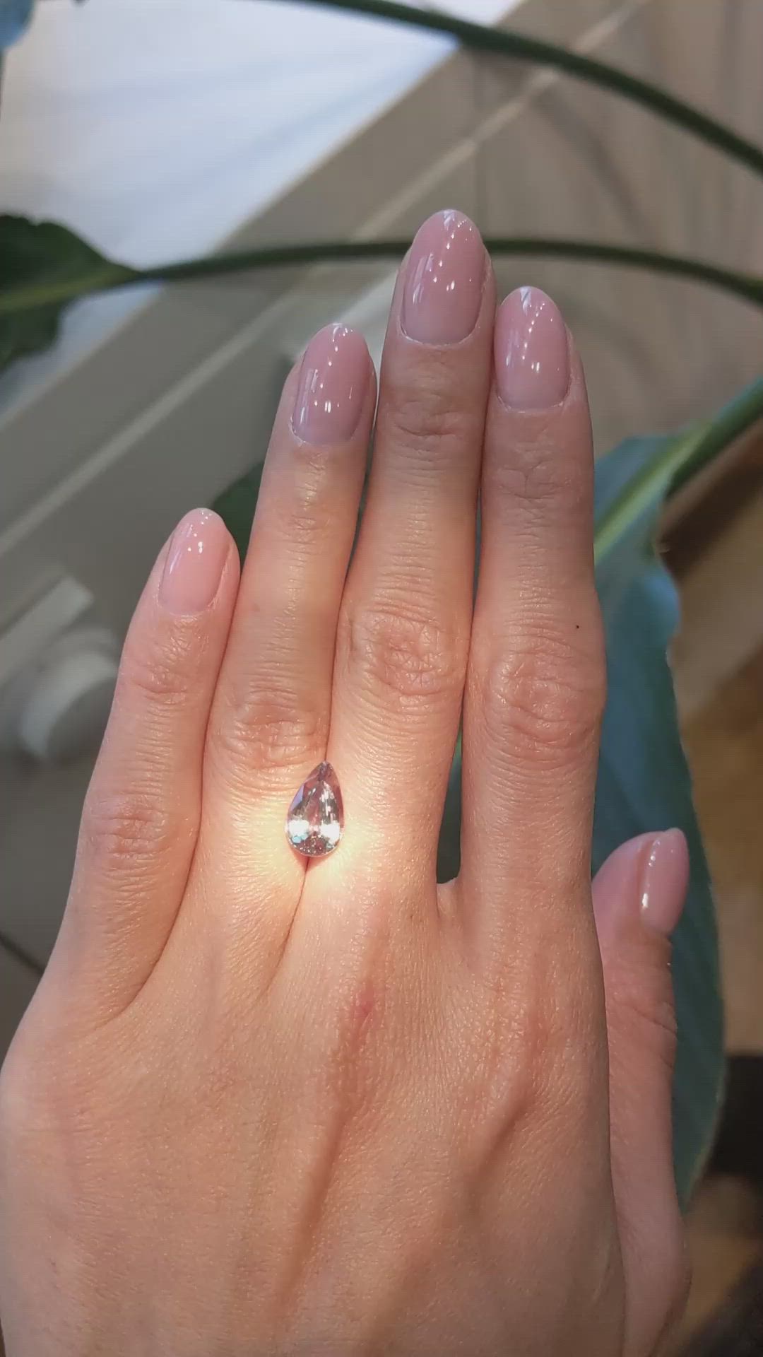 2.61 Ct. Alexandrite from Ceylon (Sri Lanka) Size Video