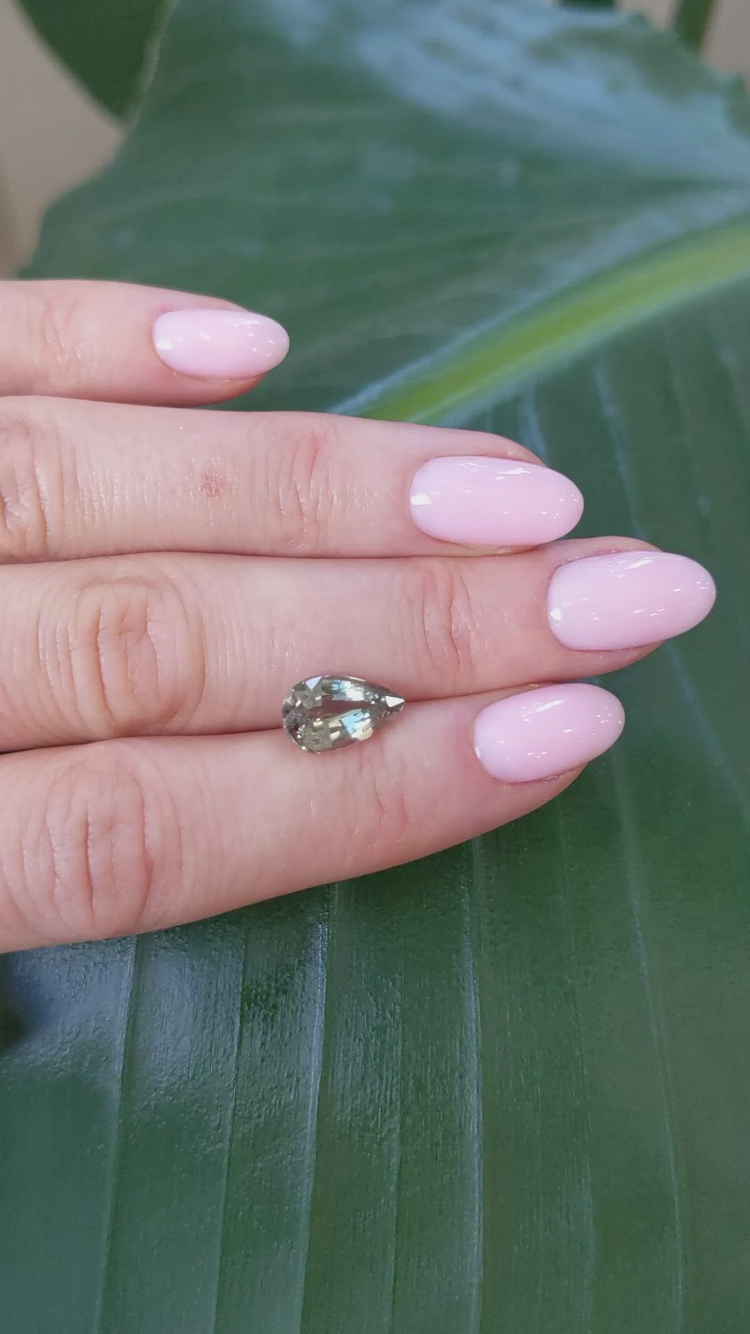 2.61 Ct. Alexandrite from Ceylon (Sri Lanka) Size Video