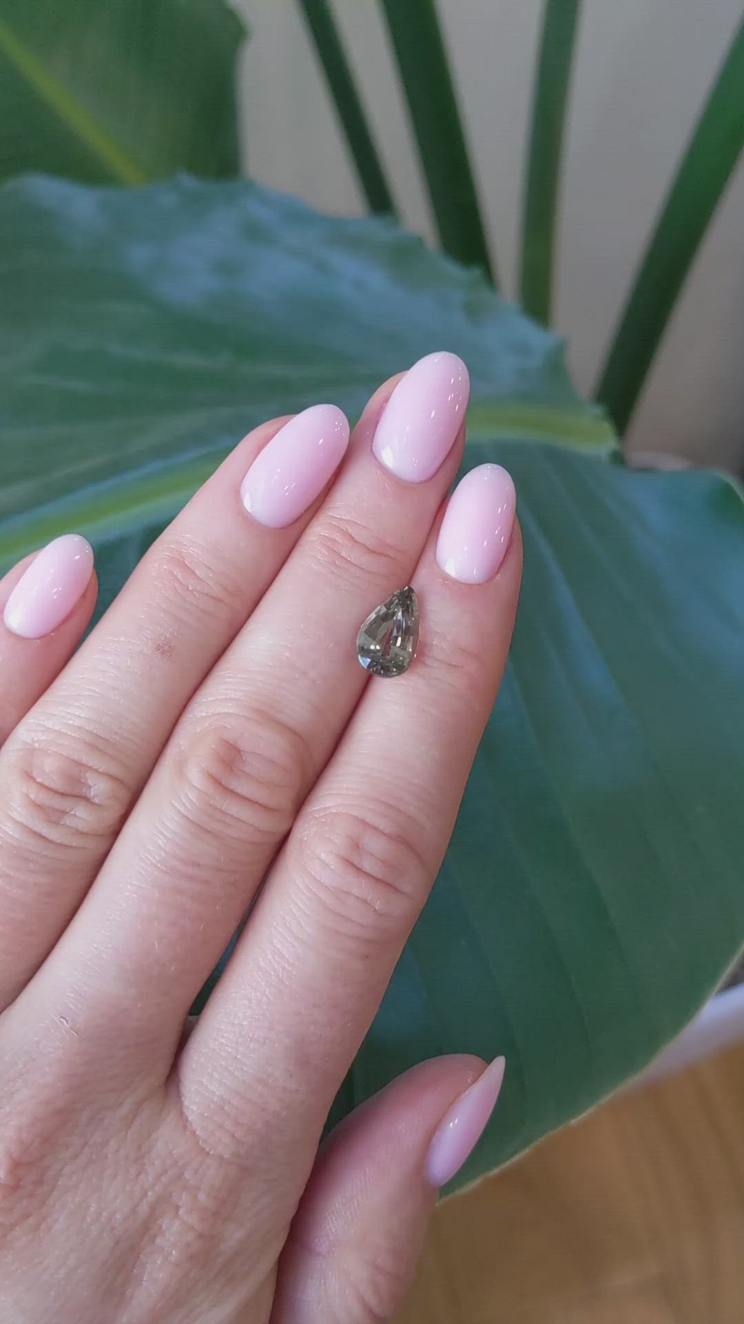 2.61 Ct. Alexandrite from Ceylon (Sri Lanka) Size Video