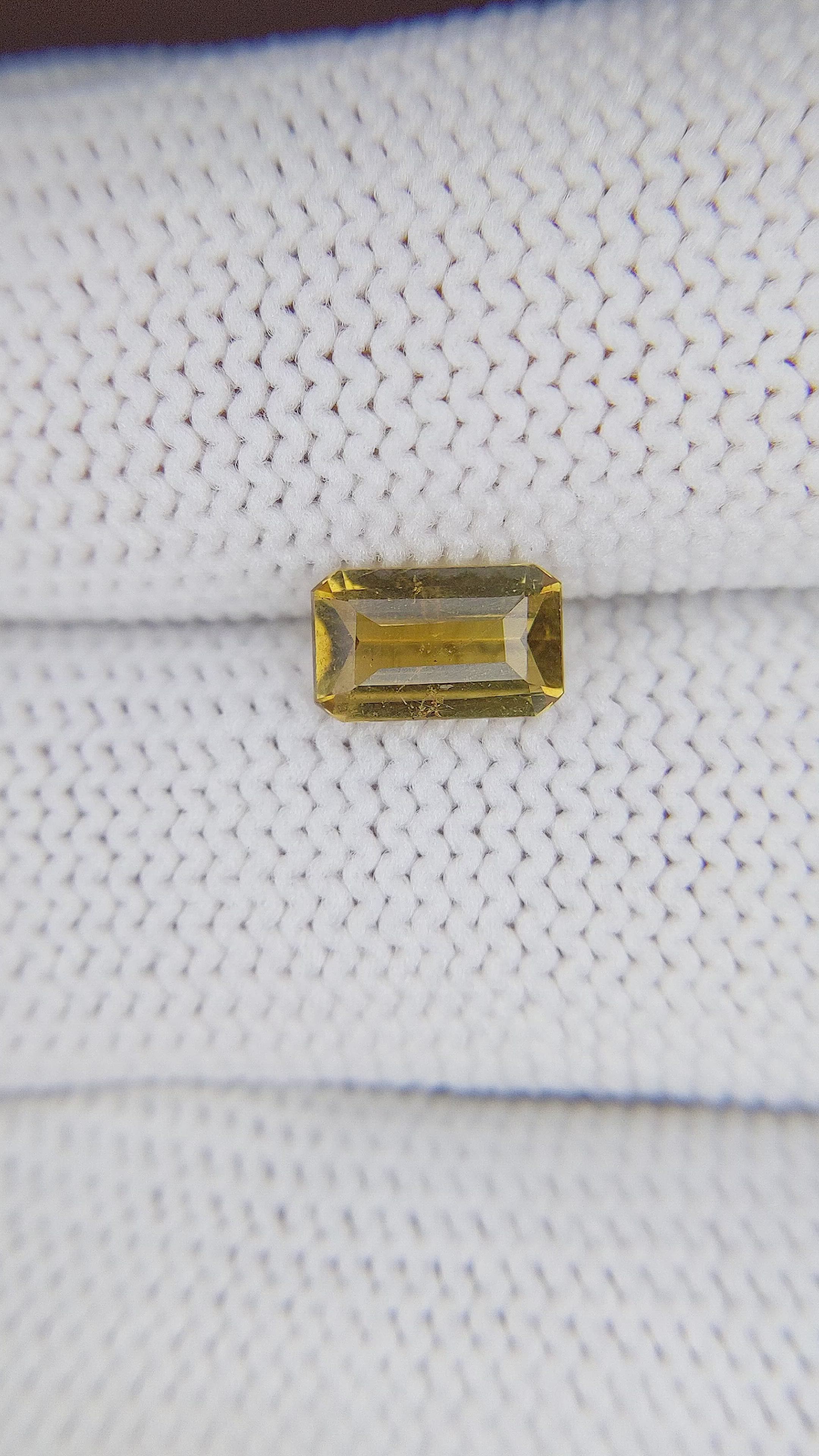 0.98 Ct. Chrysoberyl from Ceylon (Sri Lanka) Size Video