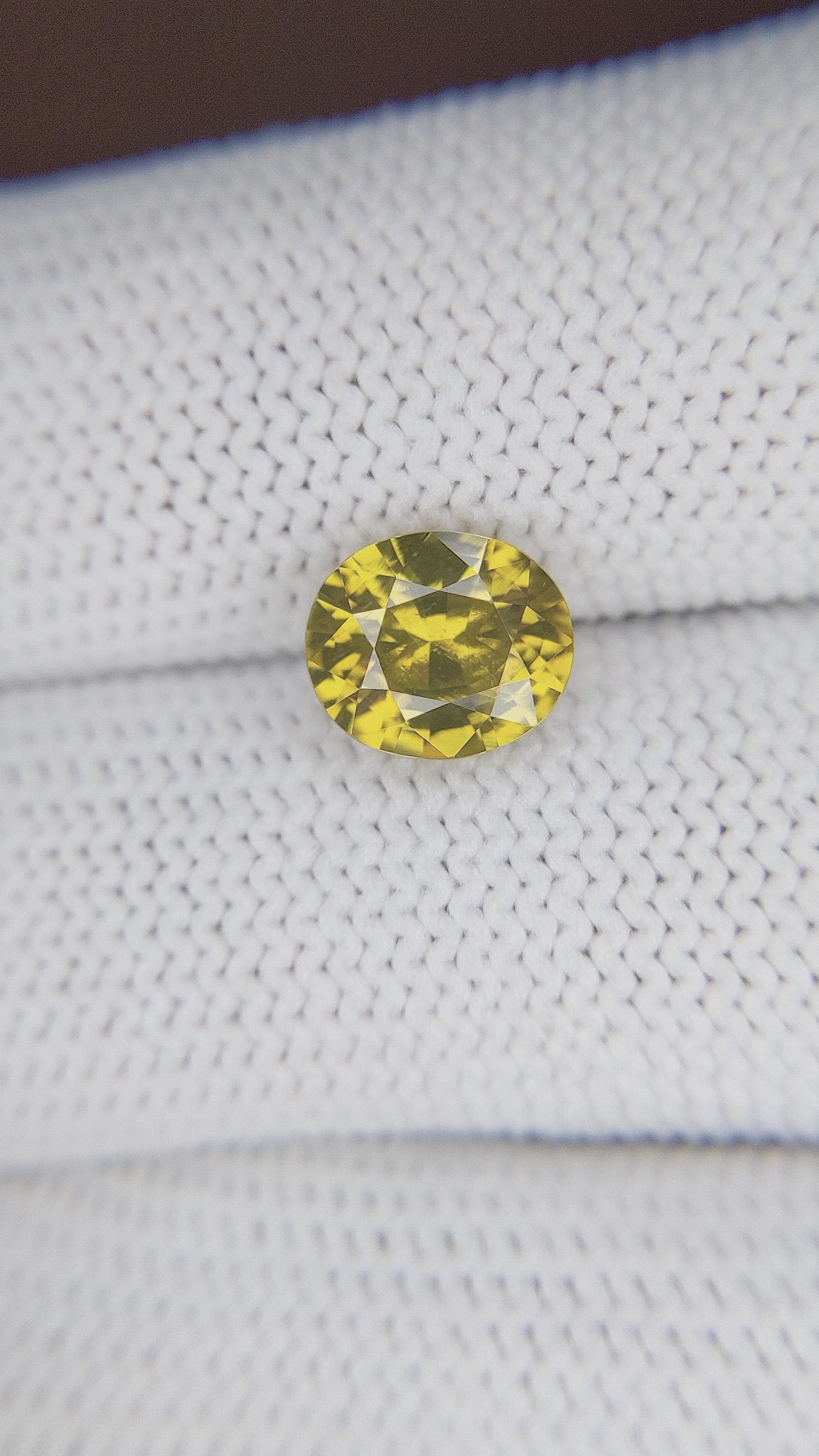 3.43 Ct. Zircon from Ceylon (Sri Lanka) Size Video