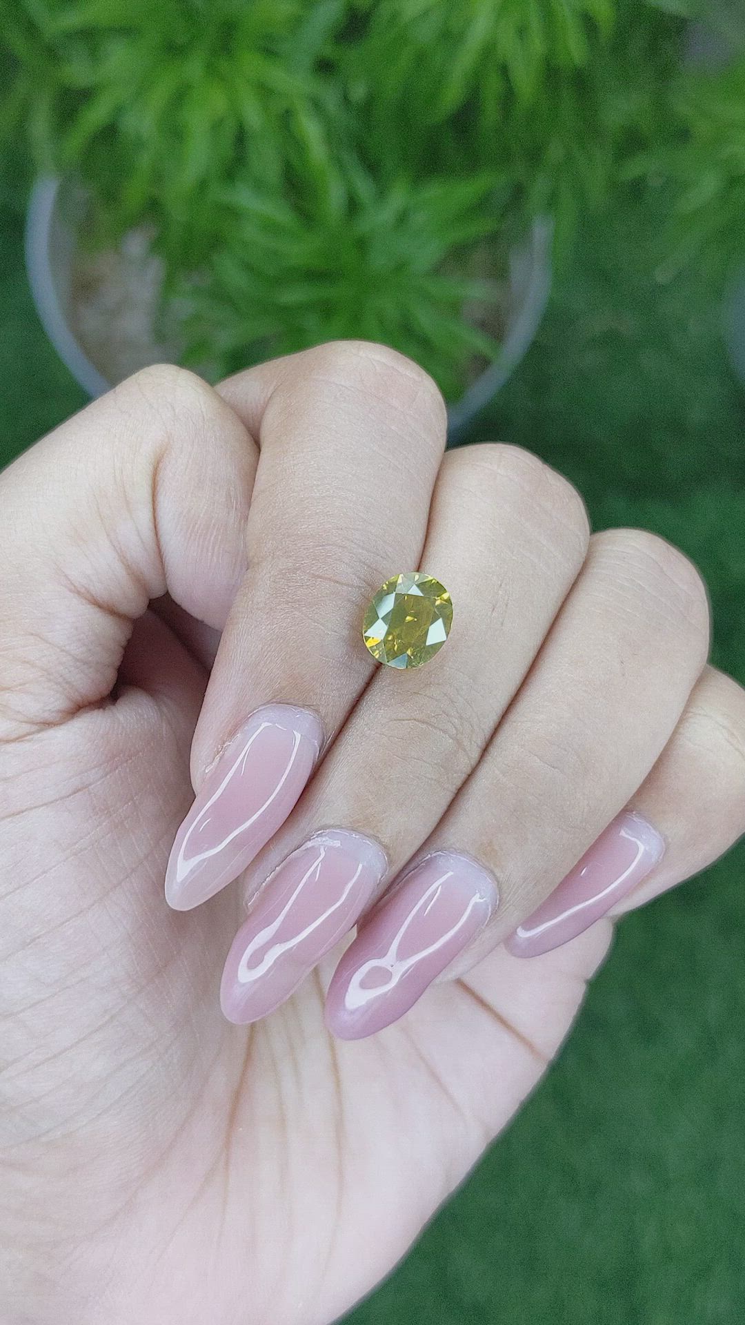 3.43 Ct. Zircon from Ceylon (Sri Lanka) Size Video