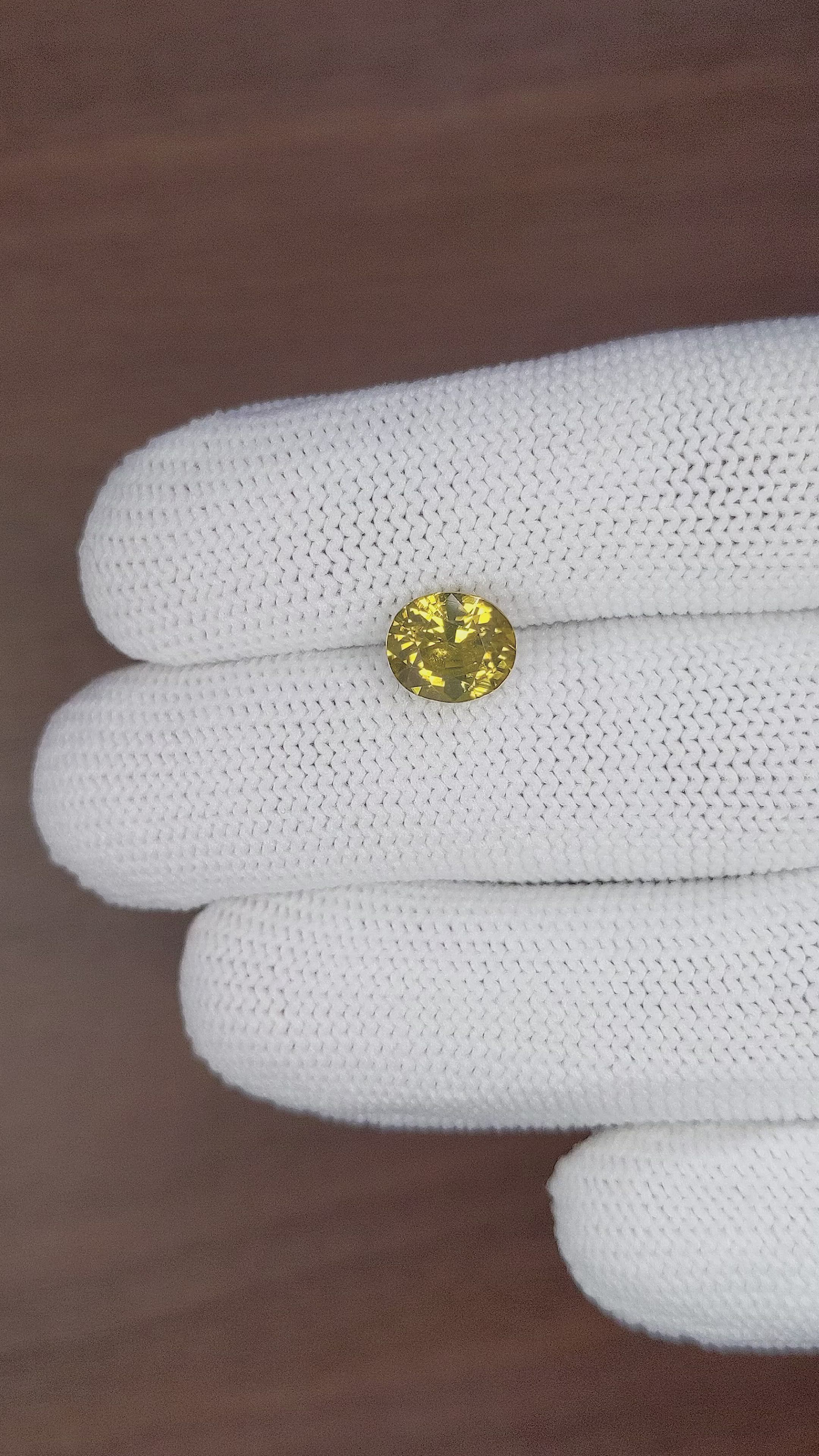 3.43 Ct. Zircon from Ceylon (Sri Lanka) Size Video