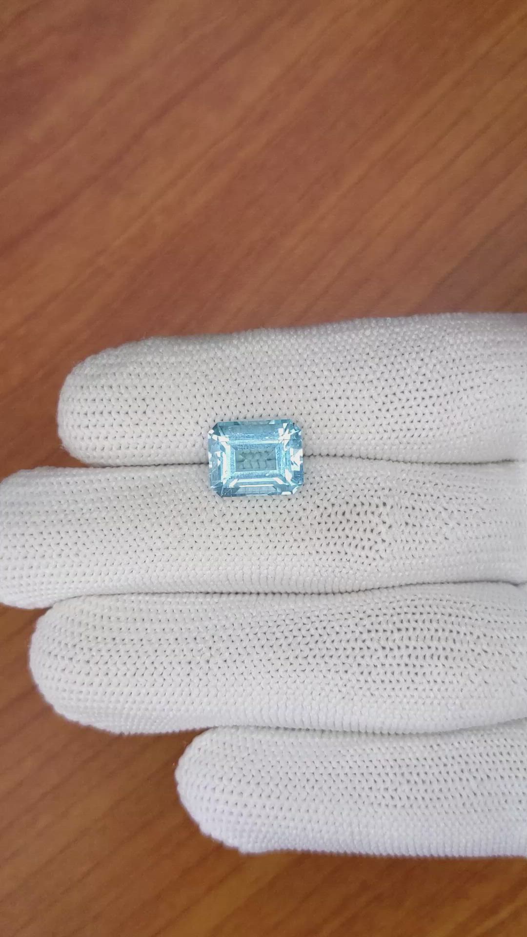 5.21 Ct. Topaz from Ceylon (Sri Lanka) Size Video