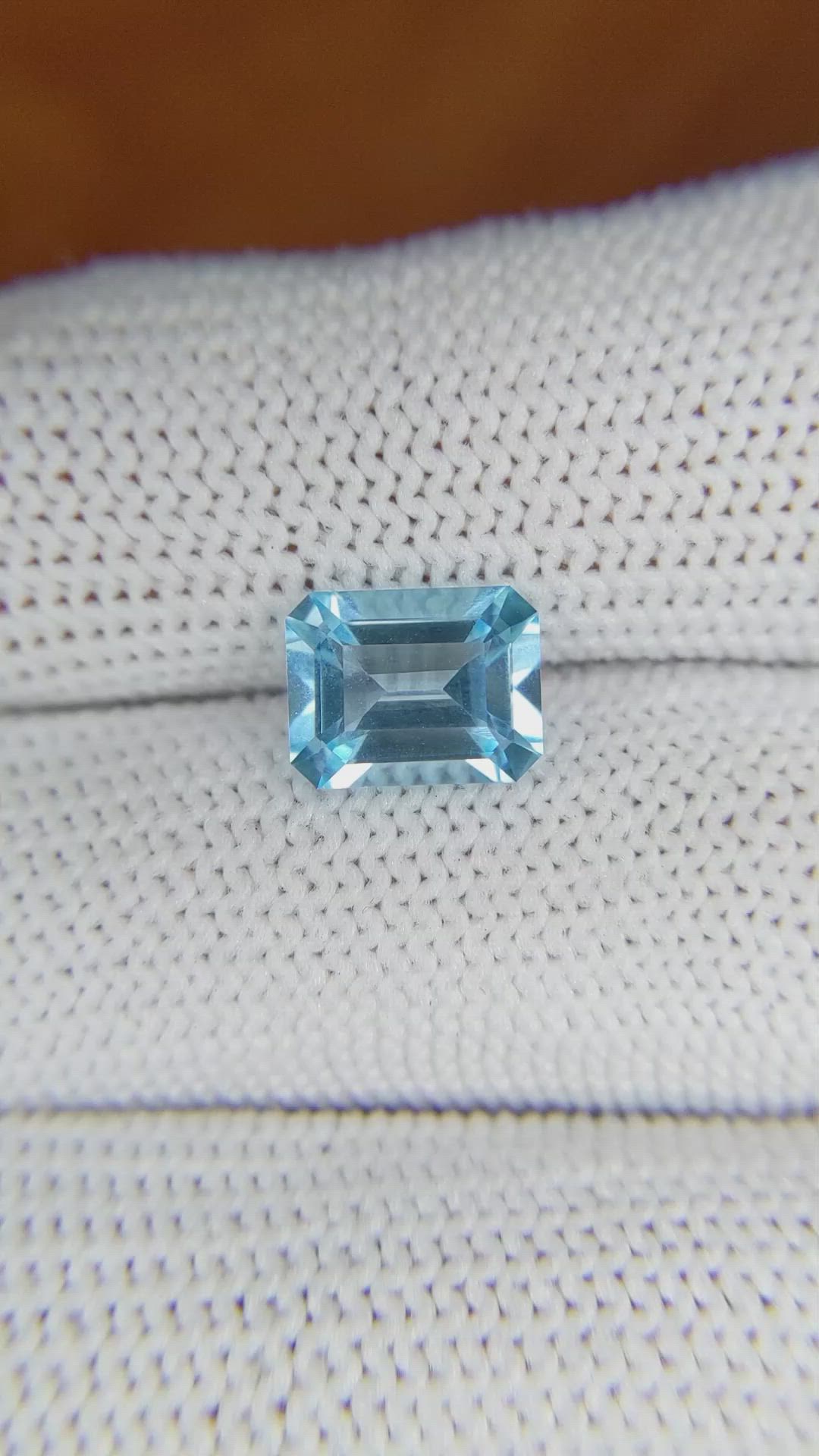 2.58 Ct. Topaz from Ceylon (Sri Lanka) Size Video
