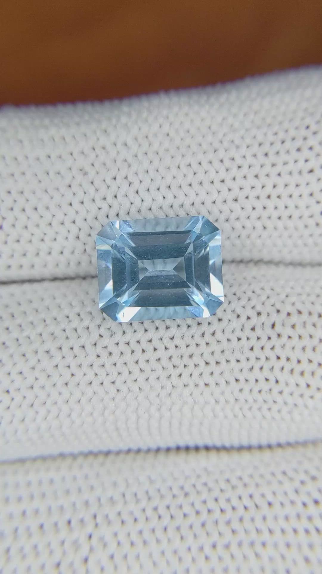 5.11 Ct. Topaz from Ceylon (Sri Lanka) Size Video