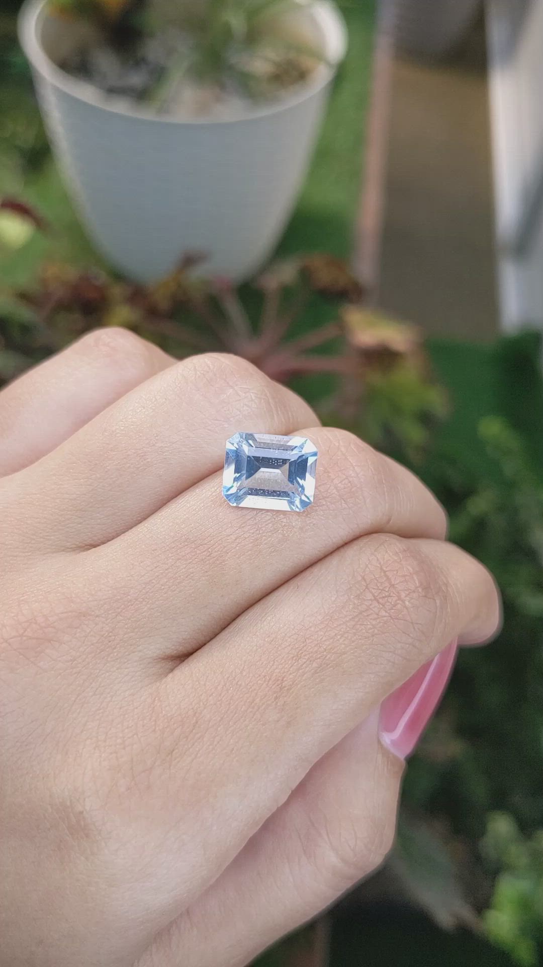 5.11 Ct. Topaz from Ceylon (Sri Lanka) Size Video