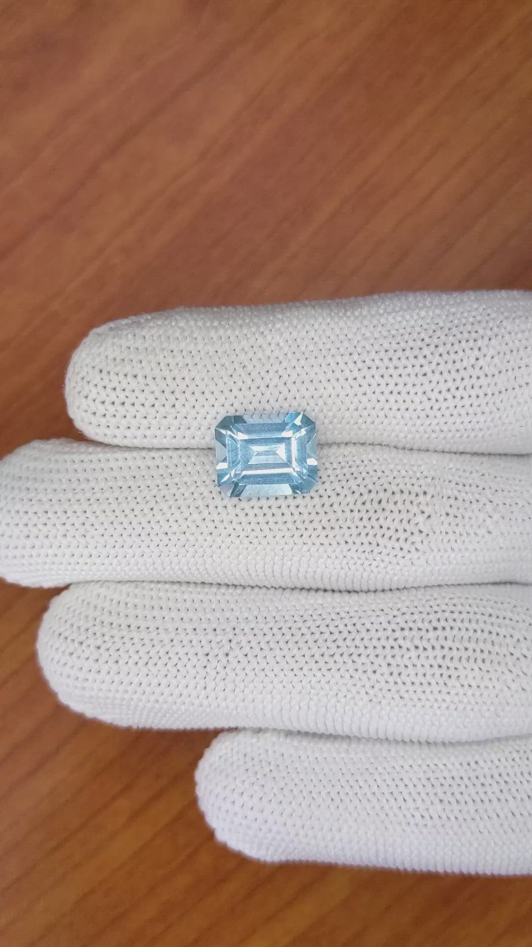 5.11 Ct. Topaz from Ceylon (Sri Lanka) Size Video