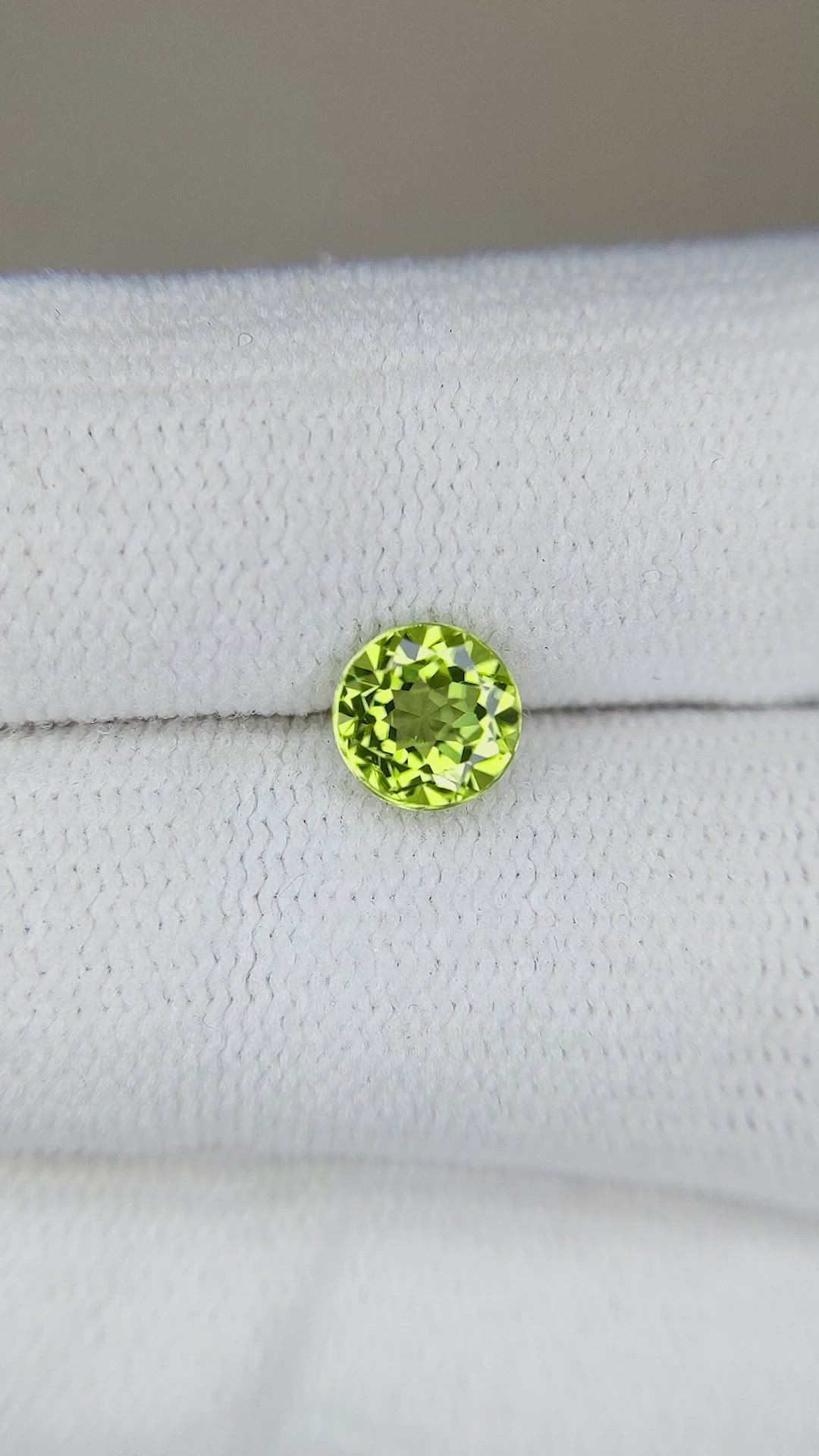 0.93 Ct. Peridot from Pakistan Size Video