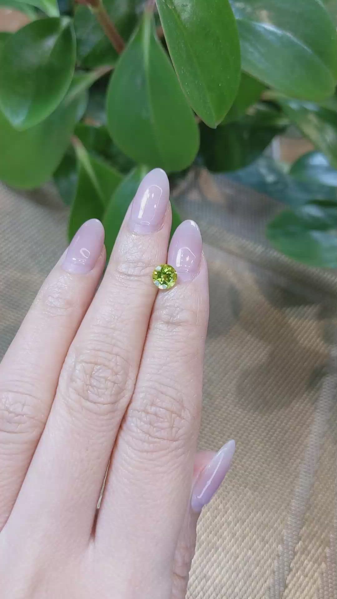 0.92 Ct. Peridot from Pakistan Size Video