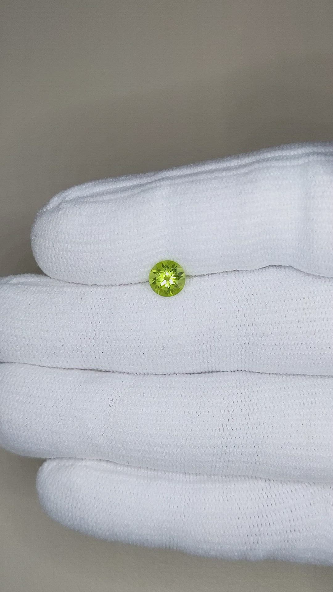 0.92 Ct. Peridot from Pakistan Size Video