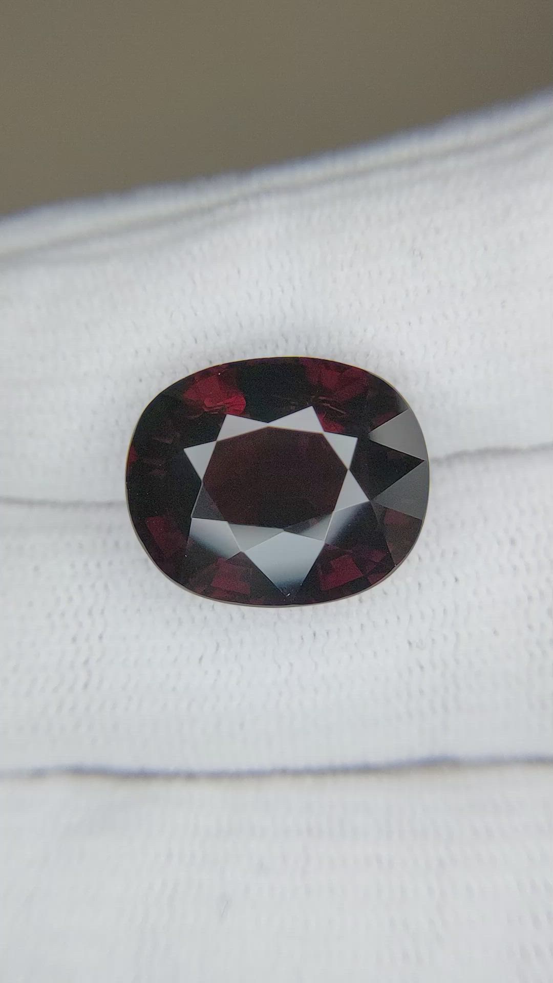 17.84 Ct. Garnet from Ceylon (Sri Lanka) Size Video