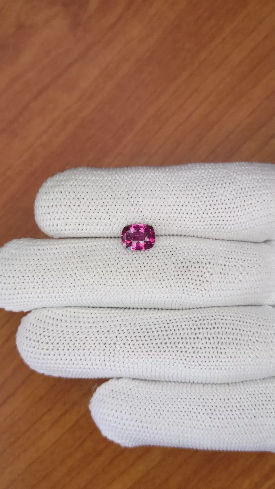 1.42 Ct. Spinel from Ceylon (Sri Lanka) Size Video