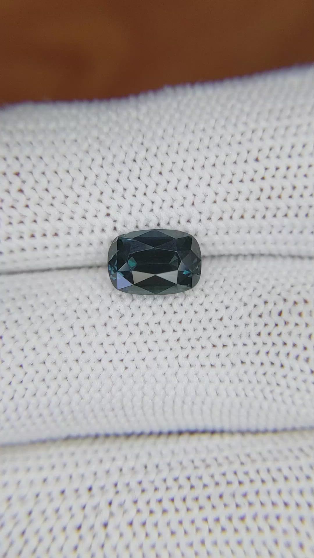 2.09 Ct. Spinel from Ceylon (Sri Lanka) Size Video