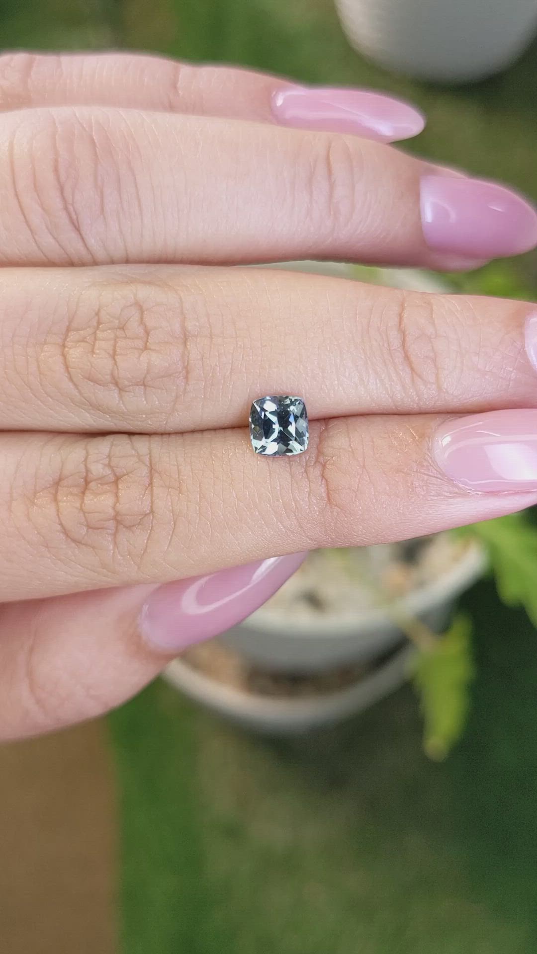 1.00 Ct. Spinel from Ceylon (Sri Lanka) Size Video