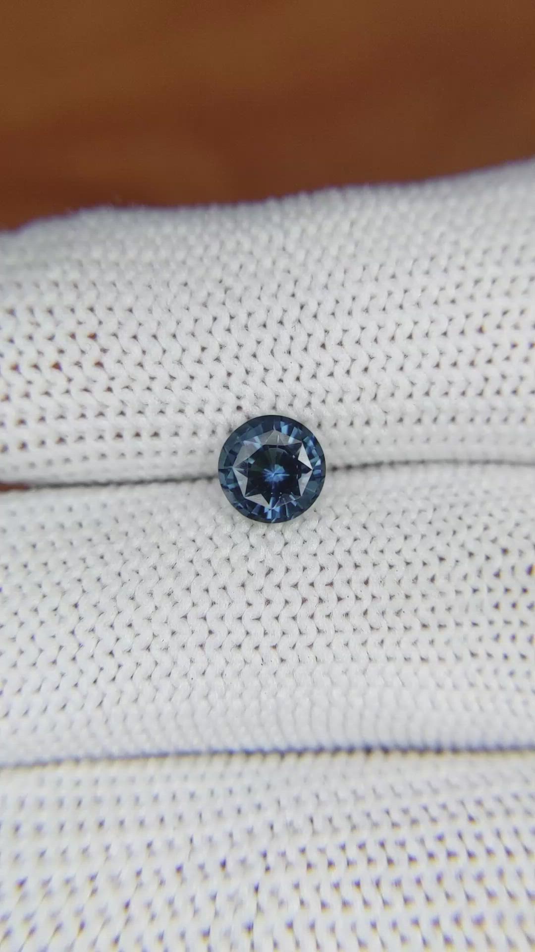 1.05 Ct. Spinel from Ceylon (Sri Lanka) Size Video