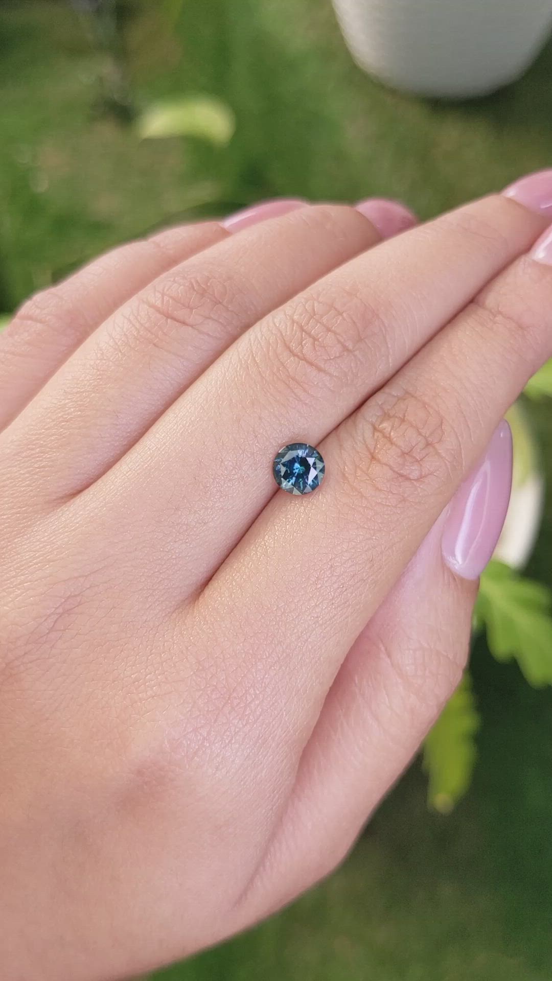 1.05 Ct. Spinel from Ceylon (Sri Lanka) Size Video