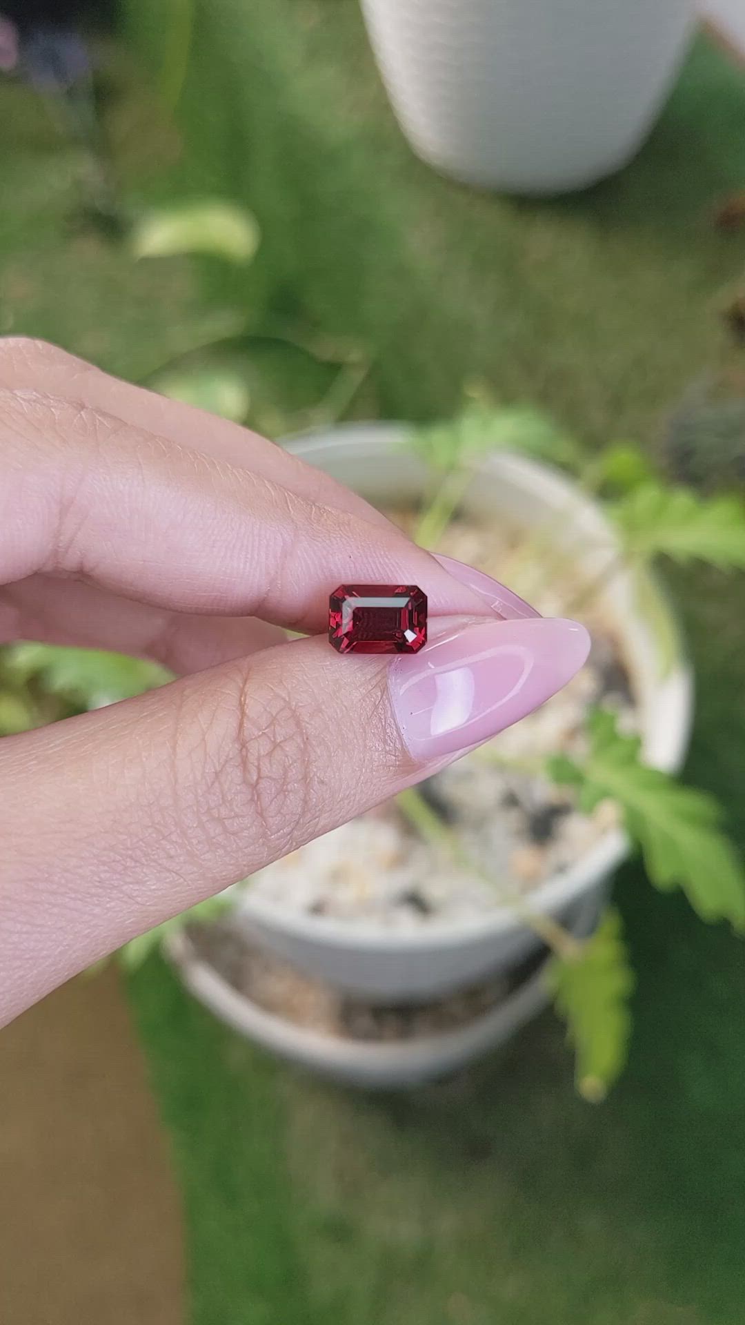2.80 Ct. Garnet from Ceylon (Sri Lanka) Size Video