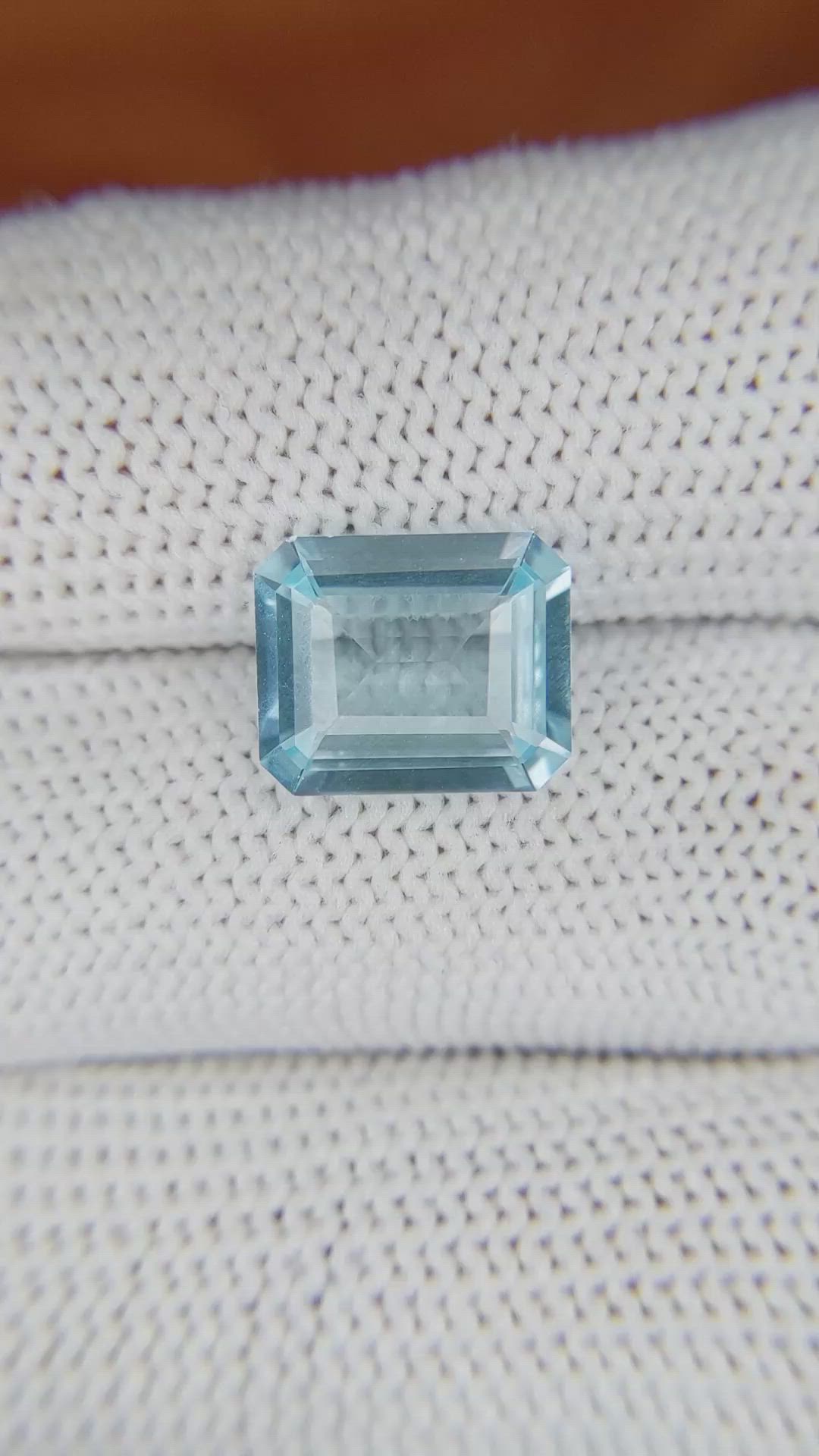 3.80 Ct. Topaz from Ceylon (Sri Lanka) Size Video