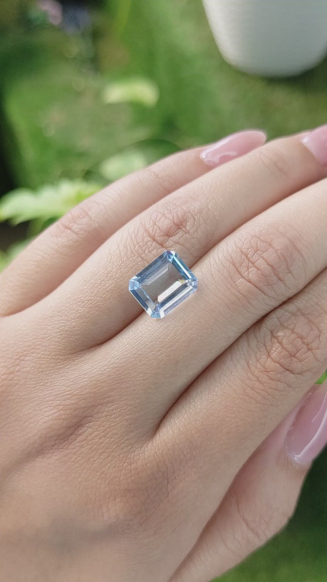 3.80 Ct. Topaz from Ceylon (Sri Lanka) Size Video