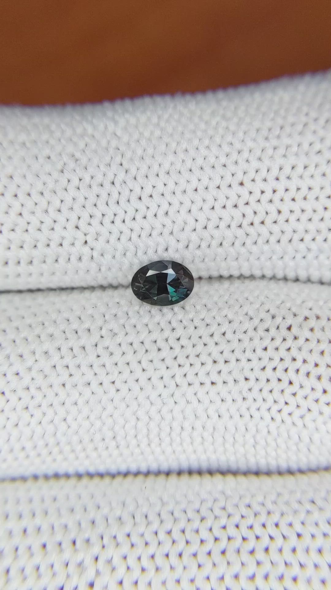 0.50 Ct. Alexandrite from Ceylon (Sri Lanka) Size Video